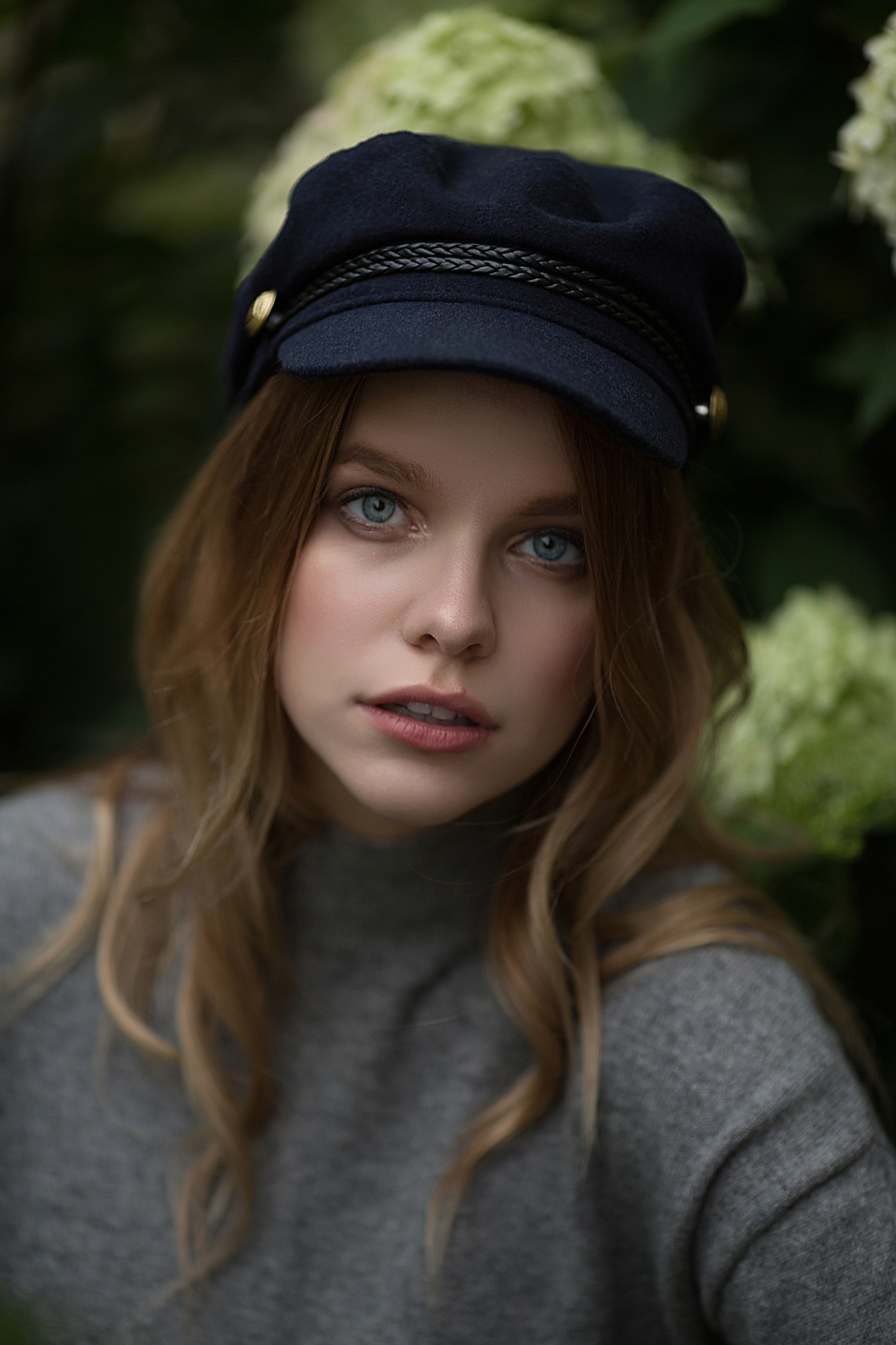 Съемка девушки в гортензиях. Портретный фотограф в Санкт-Петербурге