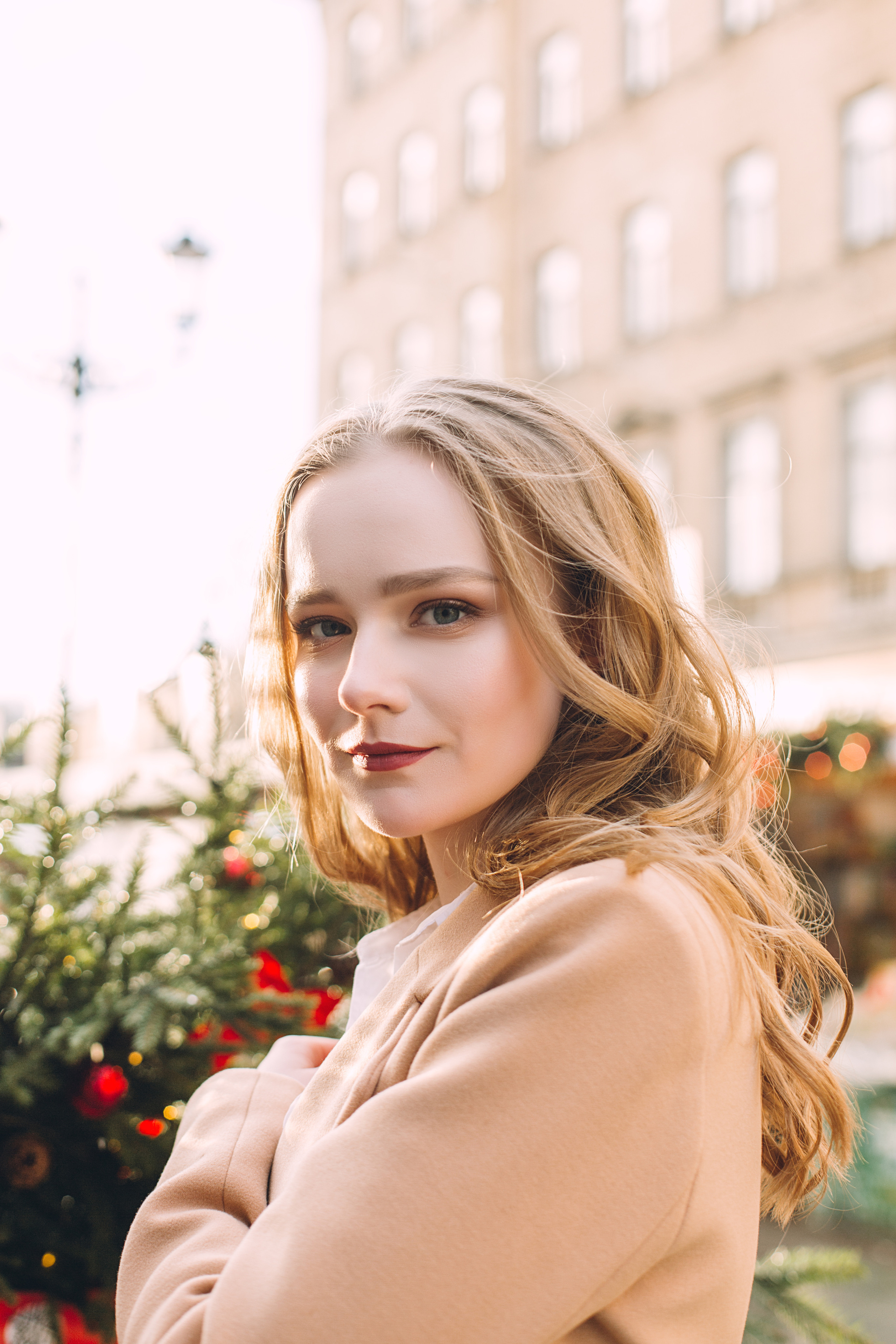 Предрождественская съемка девушки на улице. Портретный фотограф в Санкт-Петербурге