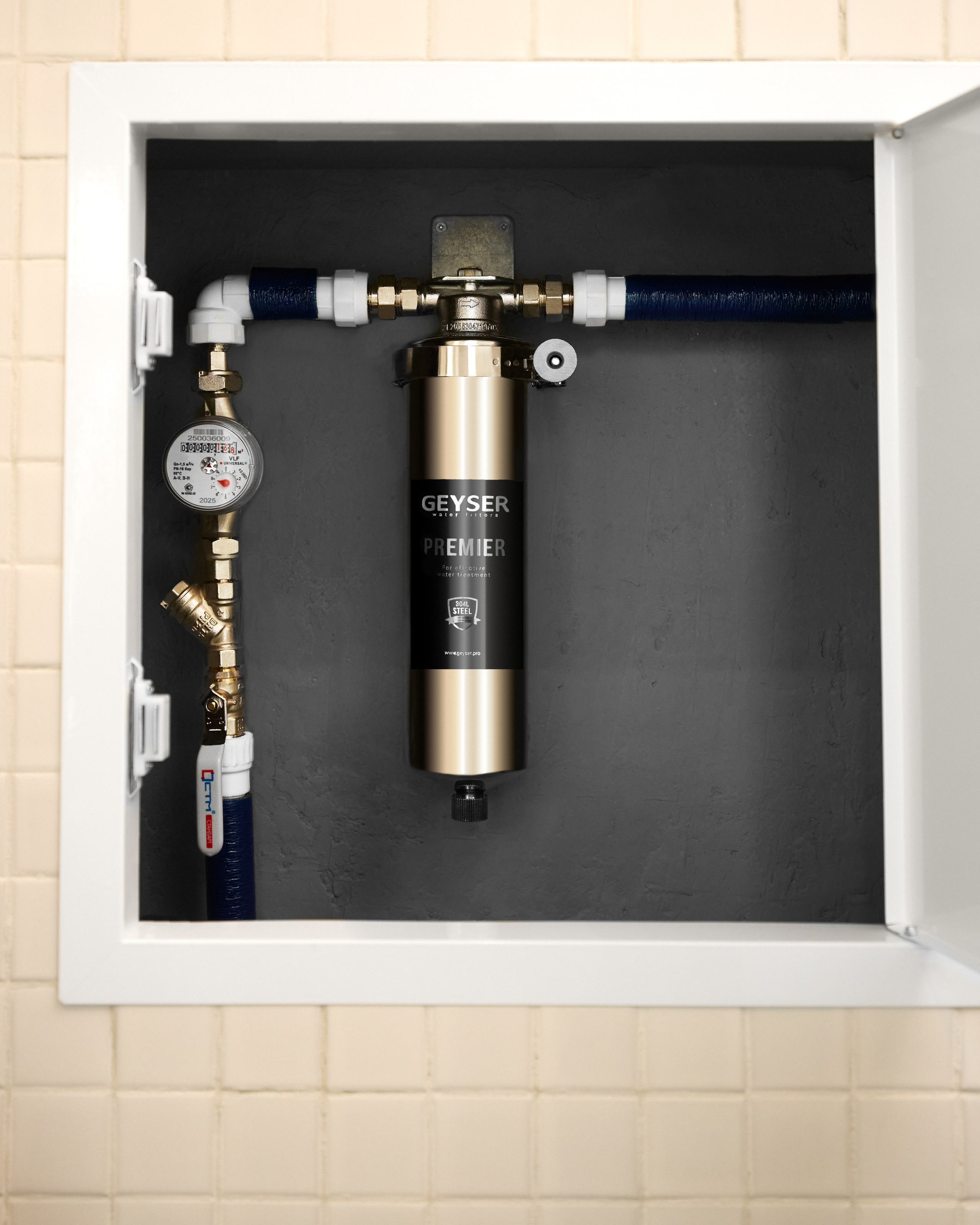 ГЕЙЗЕР. Святослав Лебедев | Рекламный фотограф — Коммерческая съемка, Арт-дирекшн, AI-интеграция