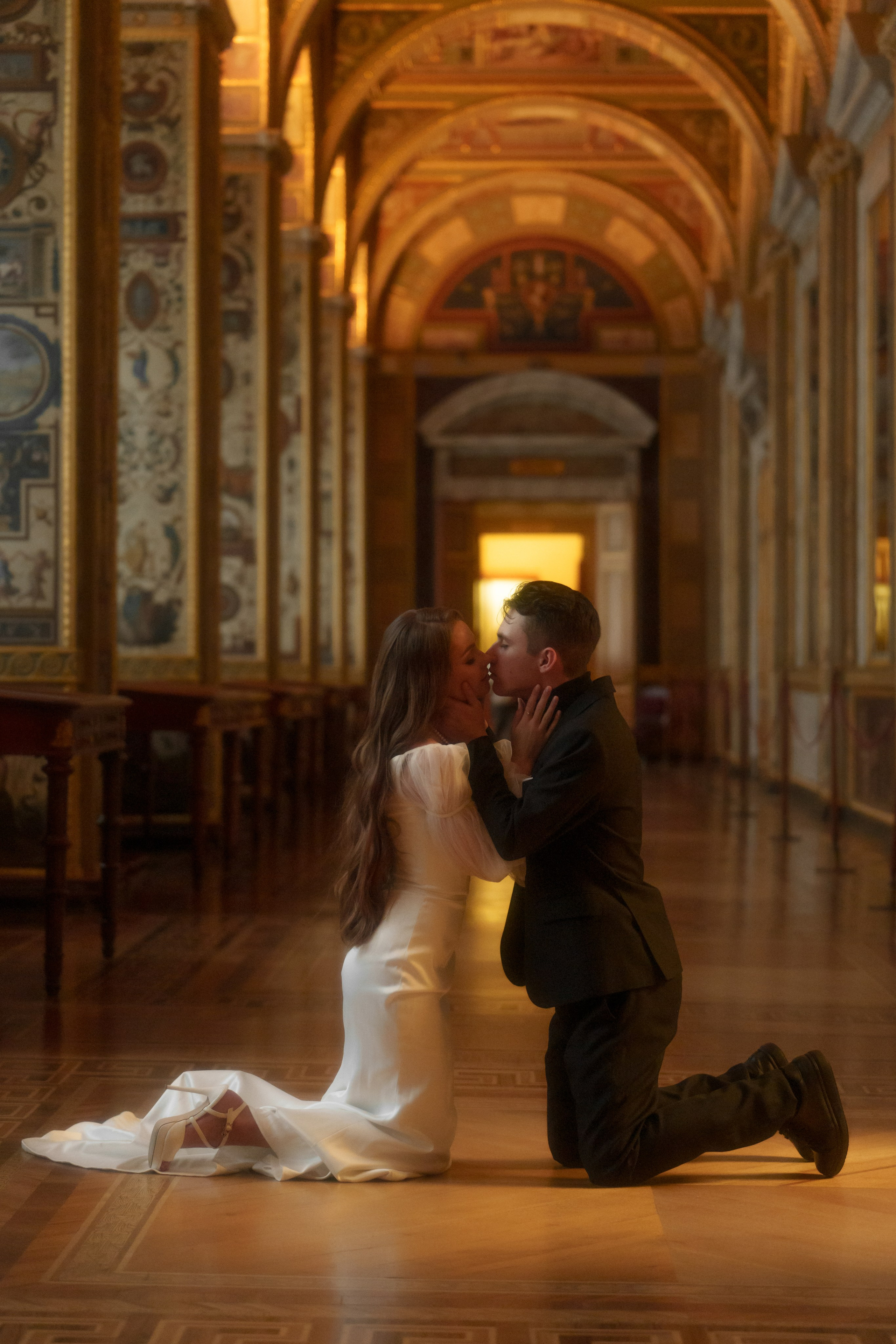 Фотосессия в Эрмитаже упрекрасно передаст Ваш стиль свадьбы!