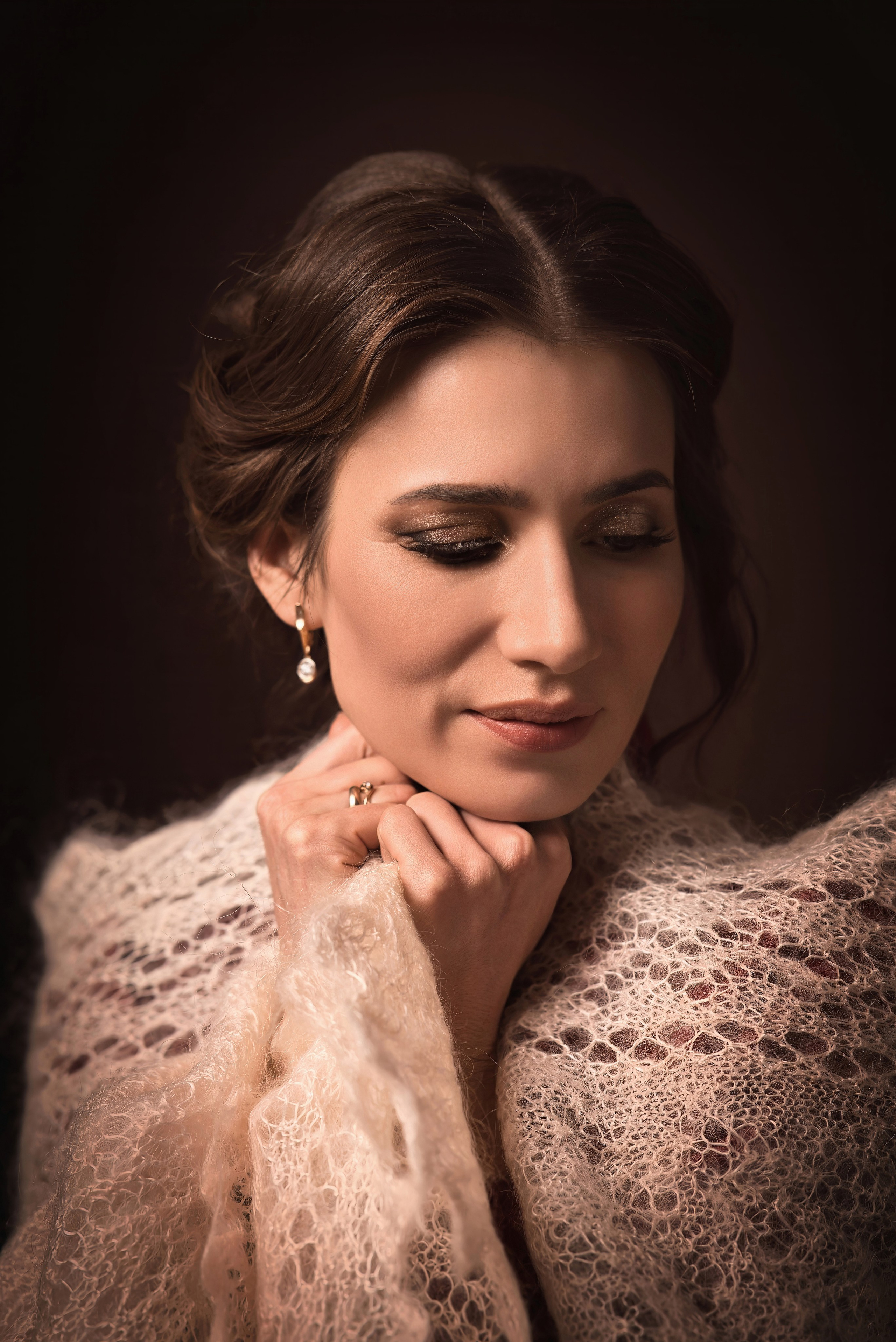 В шали. Фотограф Денис Кривопусков