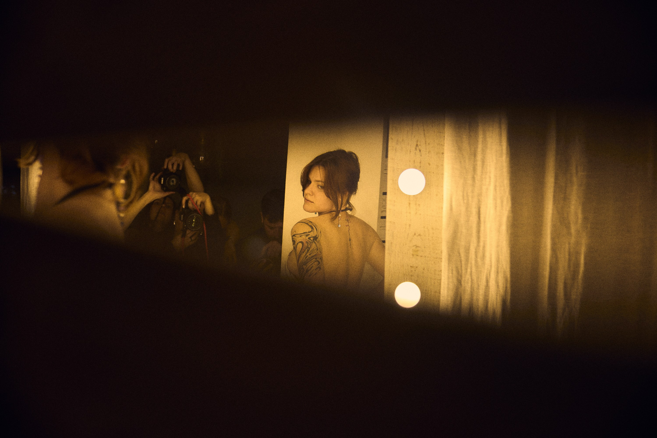 Portrait women’s photo session at the Photo Studio. Professional photographer in Sochi Victoria Joy. Teaching Photography