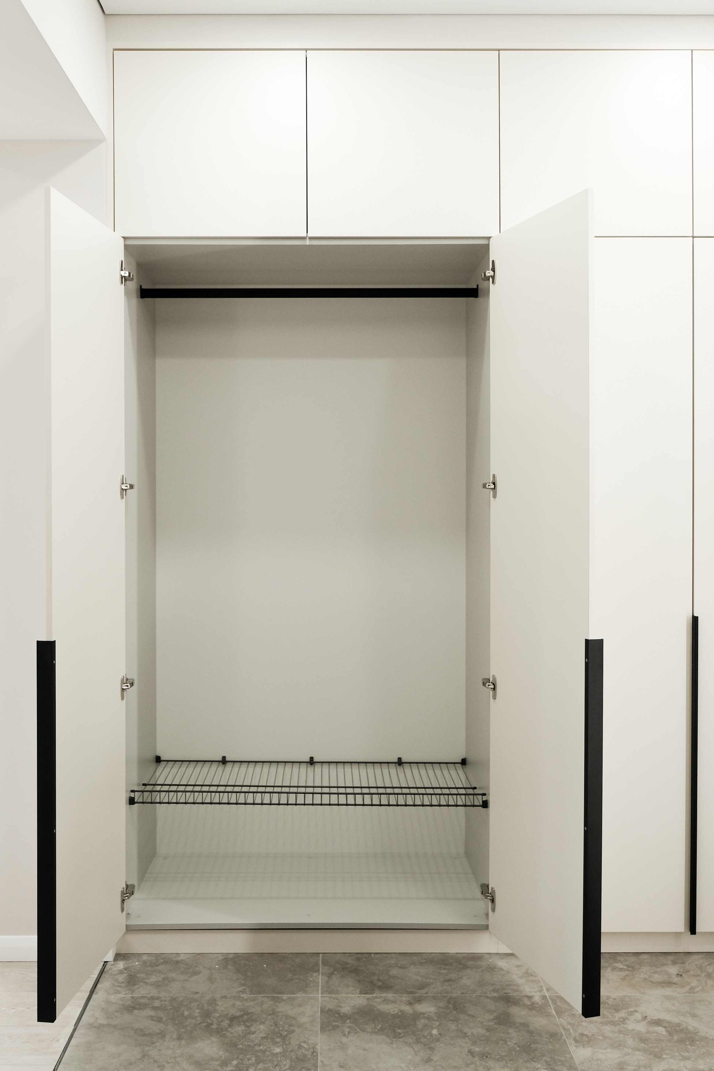 Обувница в шкафу Томск купить на заказ мебель по дизайн проекту ГУДРУМ