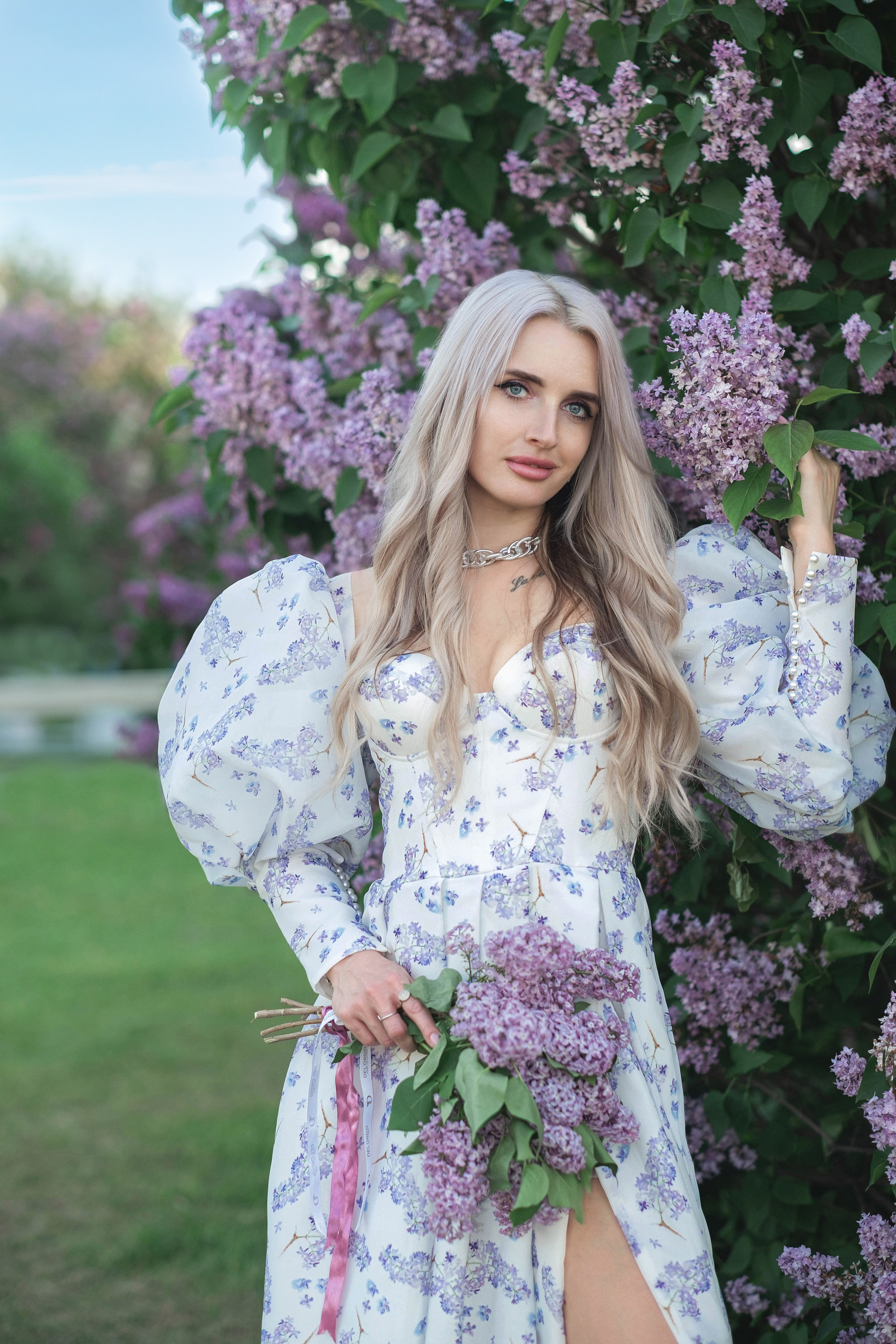 стрит съемка Москва фотограф уличная фотосессия сиреневый сад