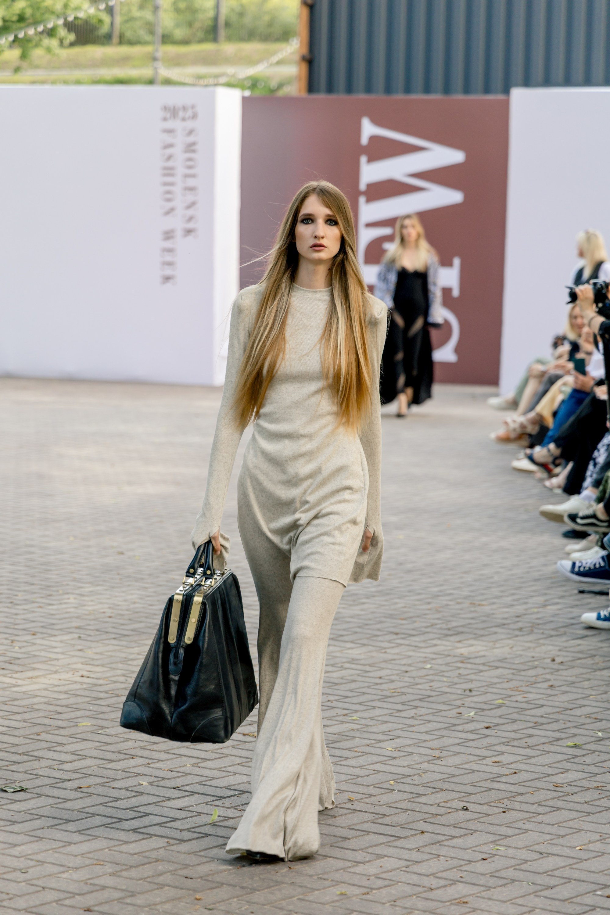 Smolensk Fashion Week 2025_показы_ДЕНЬ 1_ВЕЧЕРНИЙ ПОКАЗ_19:00. Главная