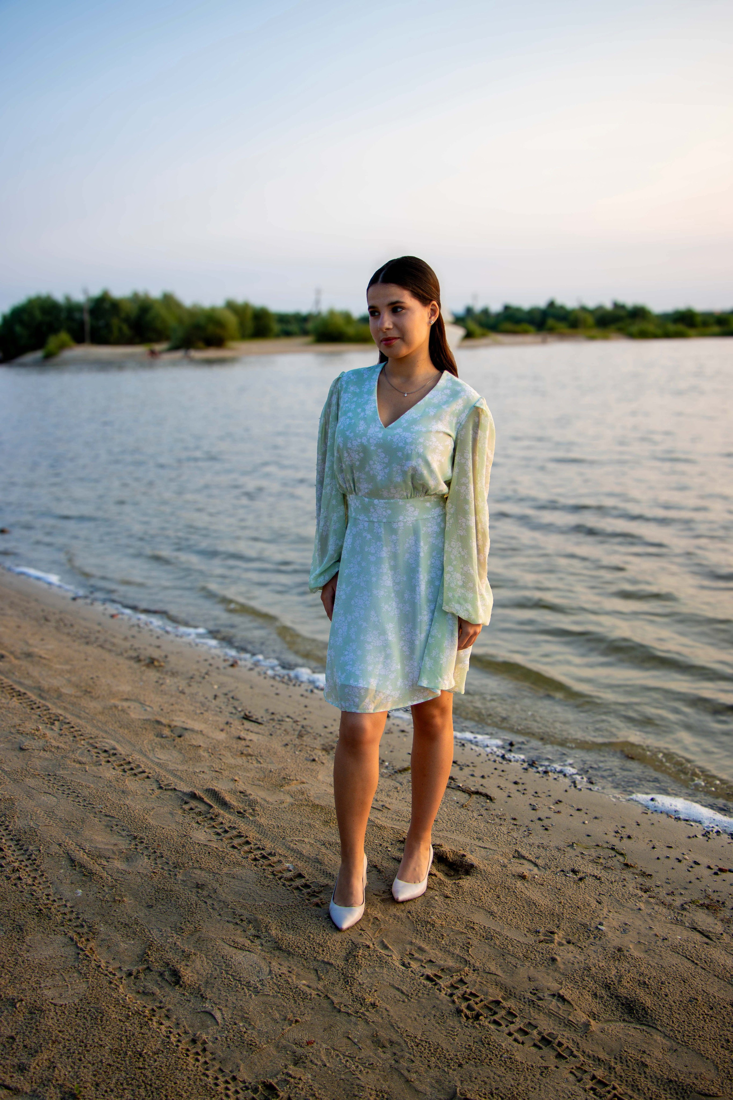 Эмилия у озера. Фотограф Татьяна Матрос