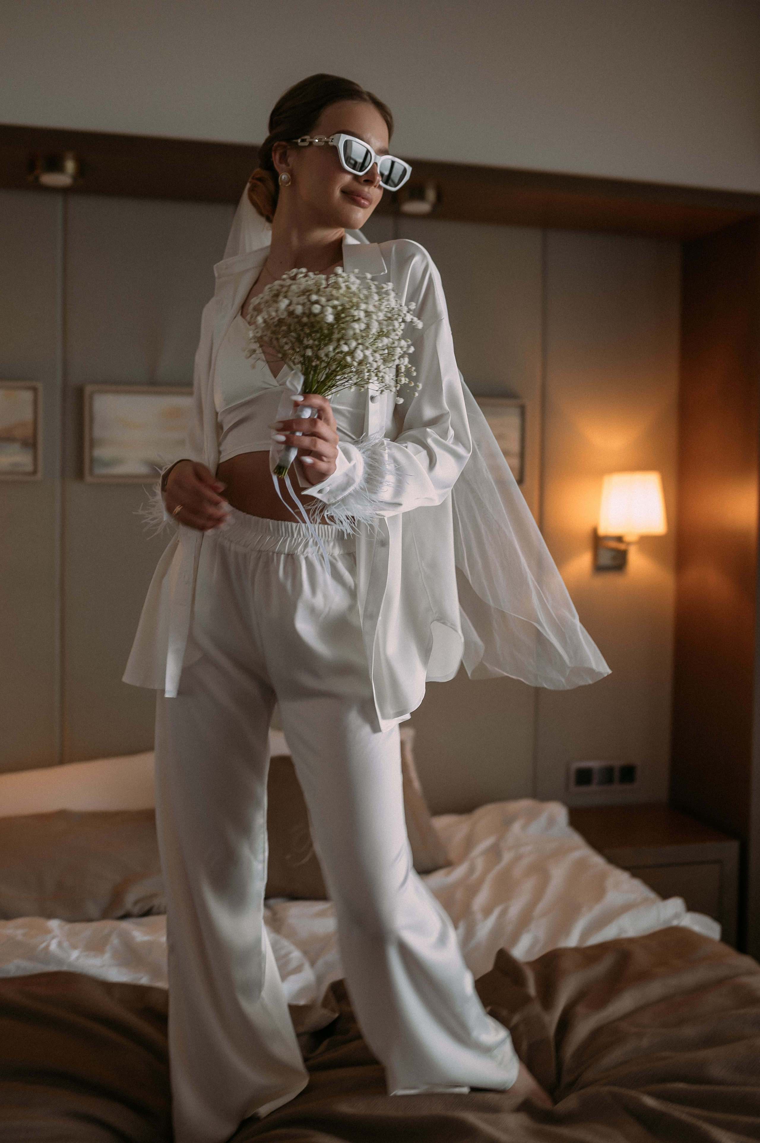 Свадебное утро и прогулка красивой яркой пары. Свадебный и семейный фотограф в Симферополе Дарья Маркова