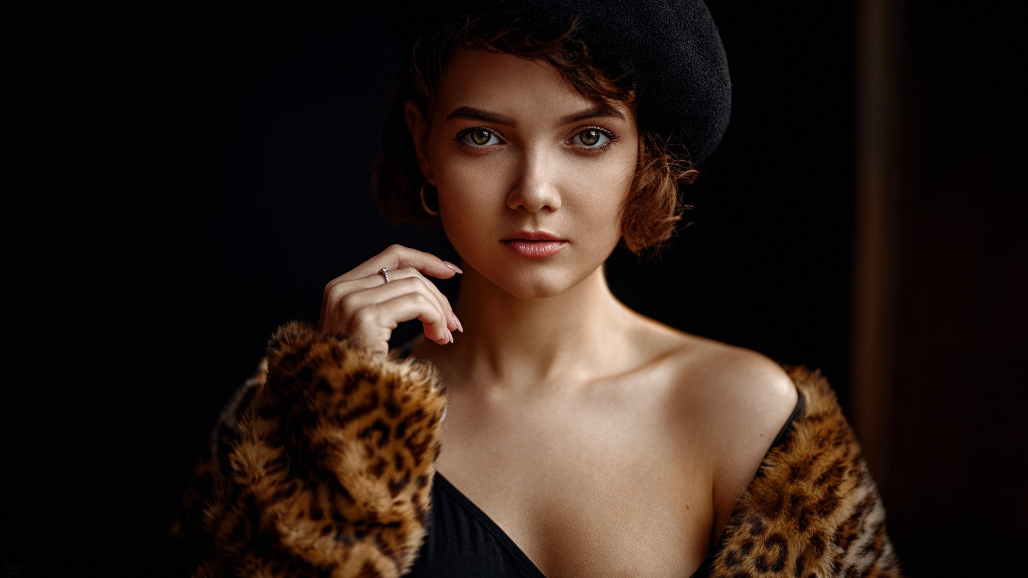 Indoor Portrait. Photographer Georgy Chernyadyev