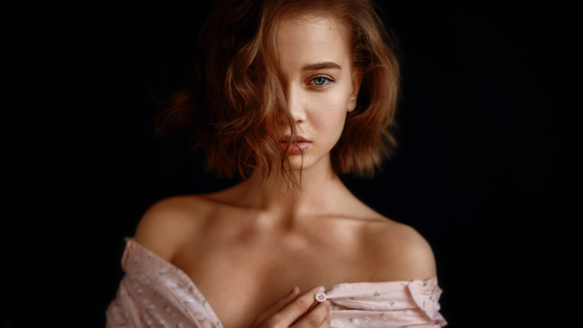 Indoor Portrait. Photographer Georgy Chernyadyev