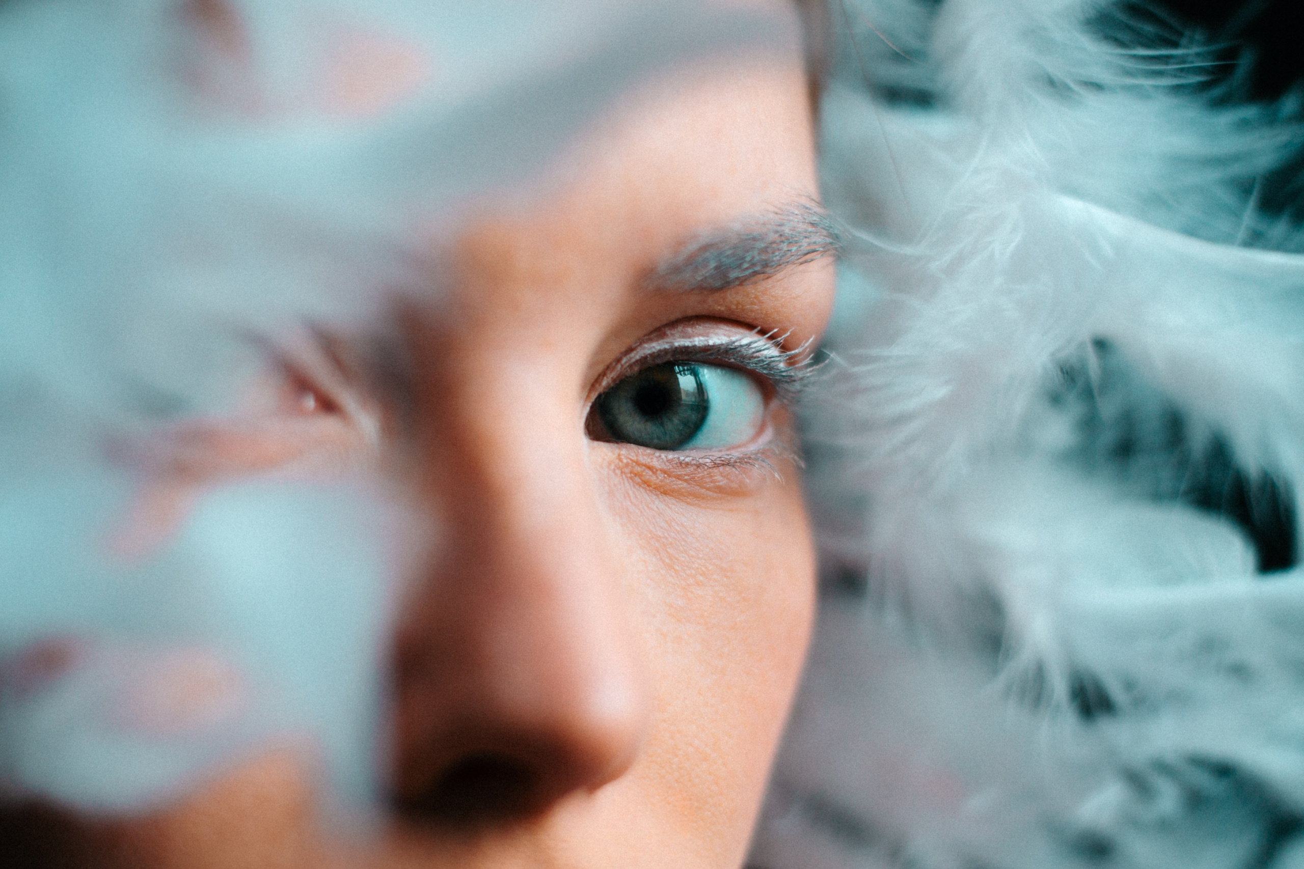 SWAN. Настоящие портреты и истории