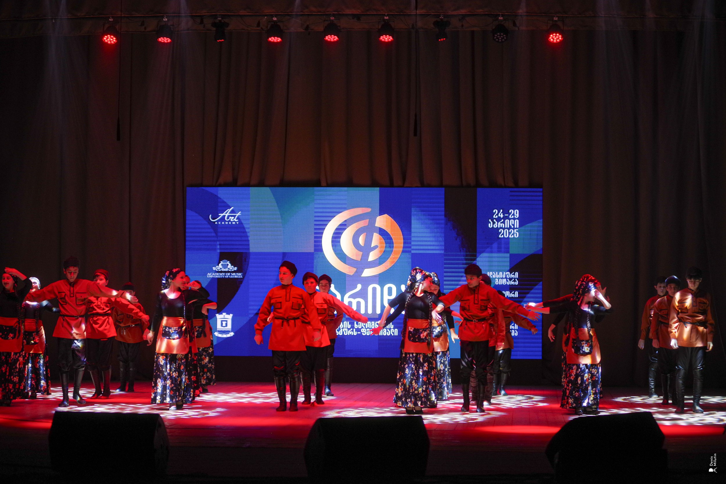 Танцы в Хоби. Портретный фотограф Денис Милютин