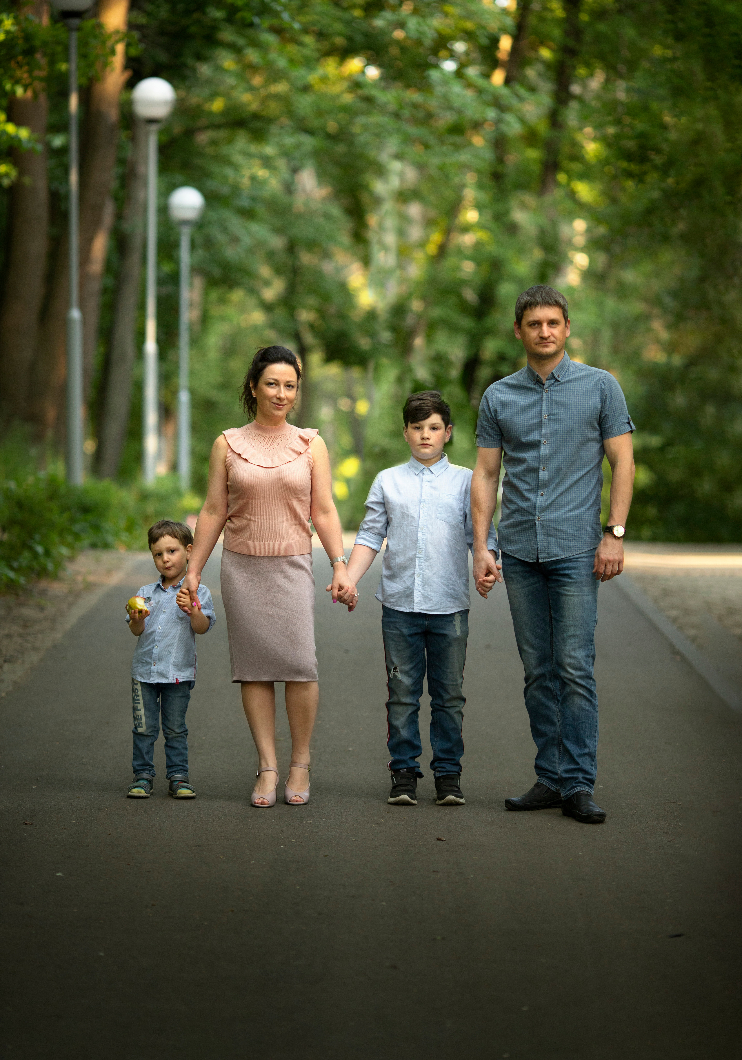 Семейная прогулка в парке Динамо — Лена и ее семья. Алена Полозкова — семейный фотограф в Воронеже и Москве