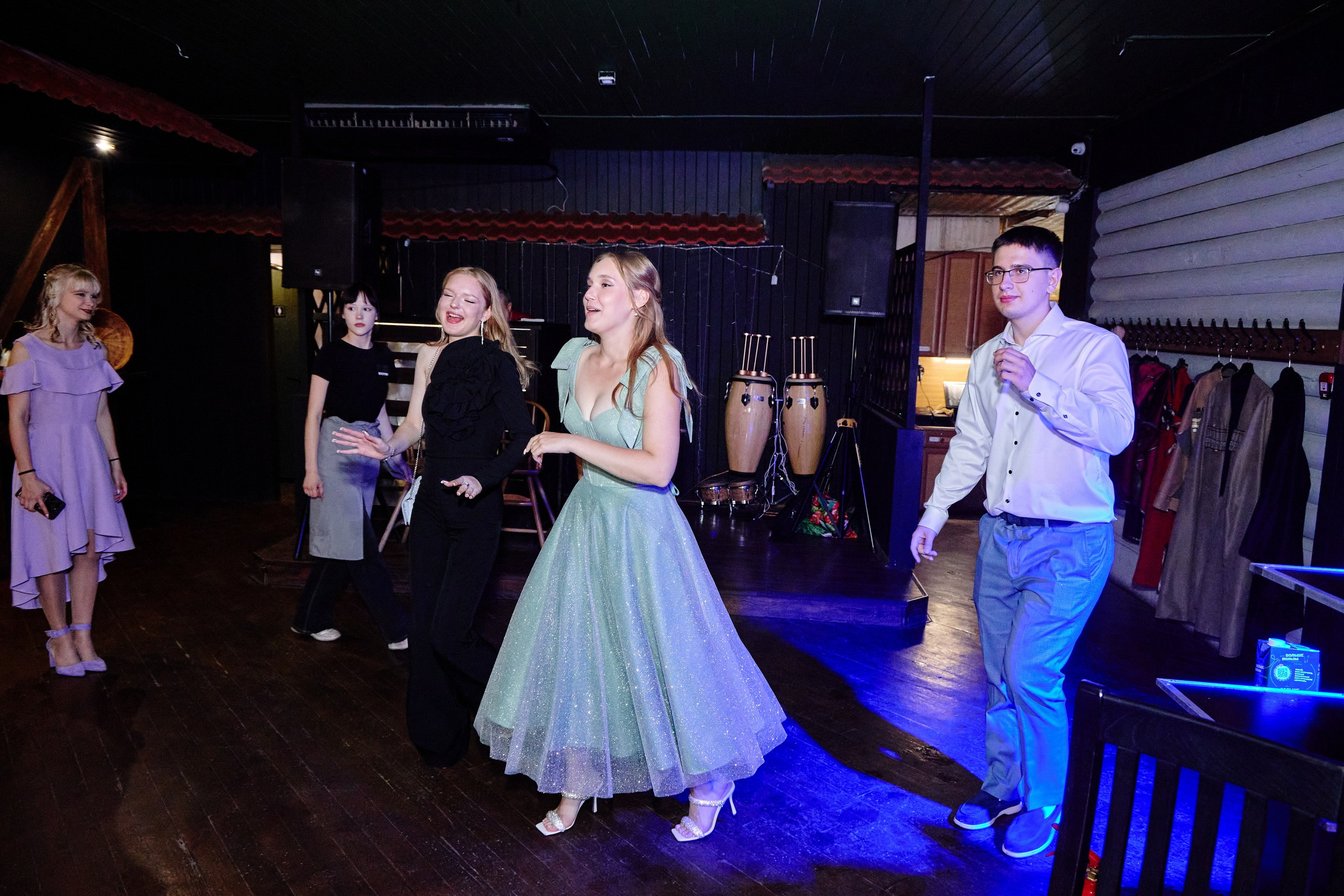 Выпускной 35 Сош. Фотограф Выпускные альбомы Таганрог Сергей Коробченко