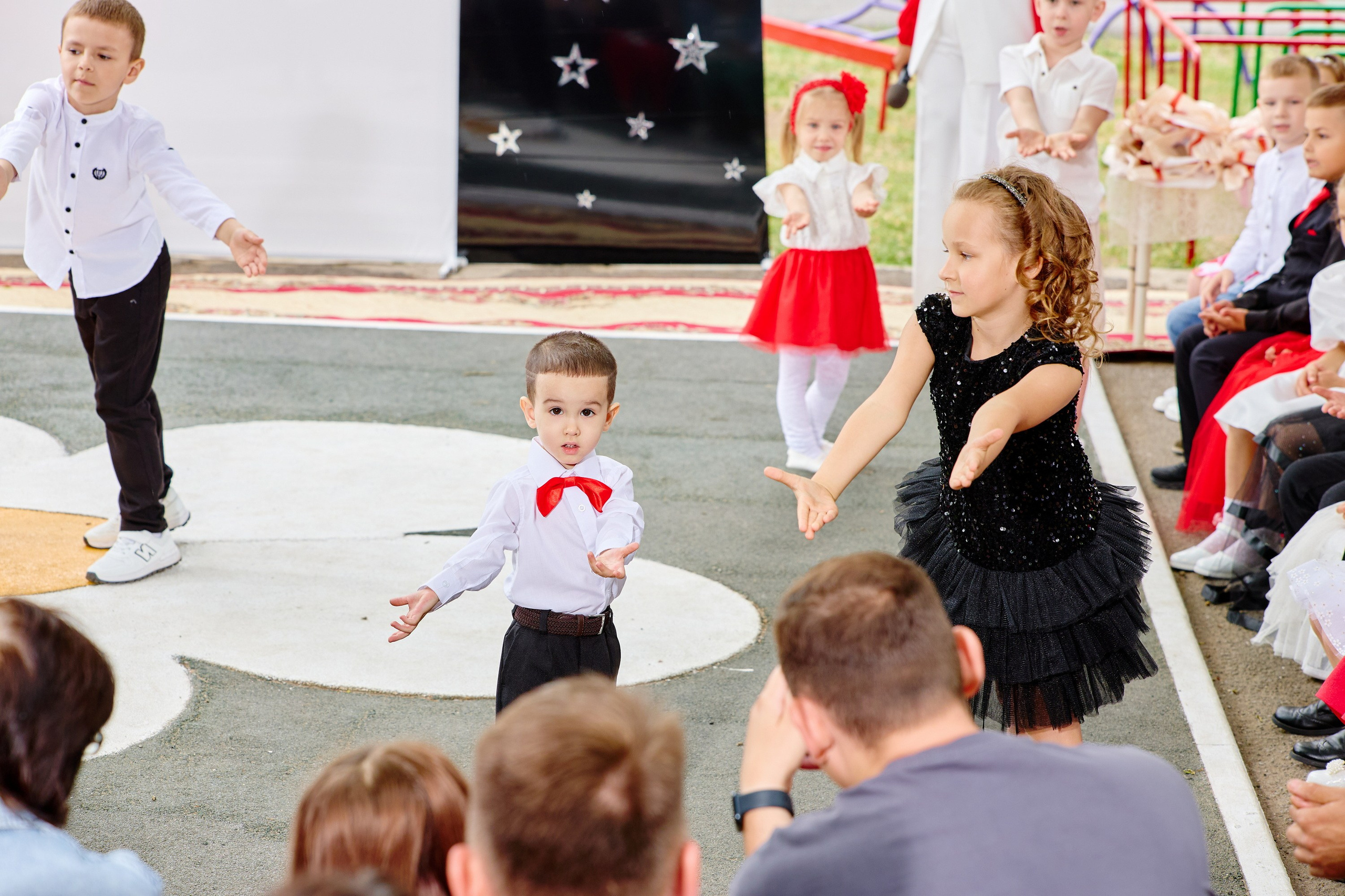Выпускной 45 сад. Фотограф Выпускные альбомы Таганрог Сергей Коробченко