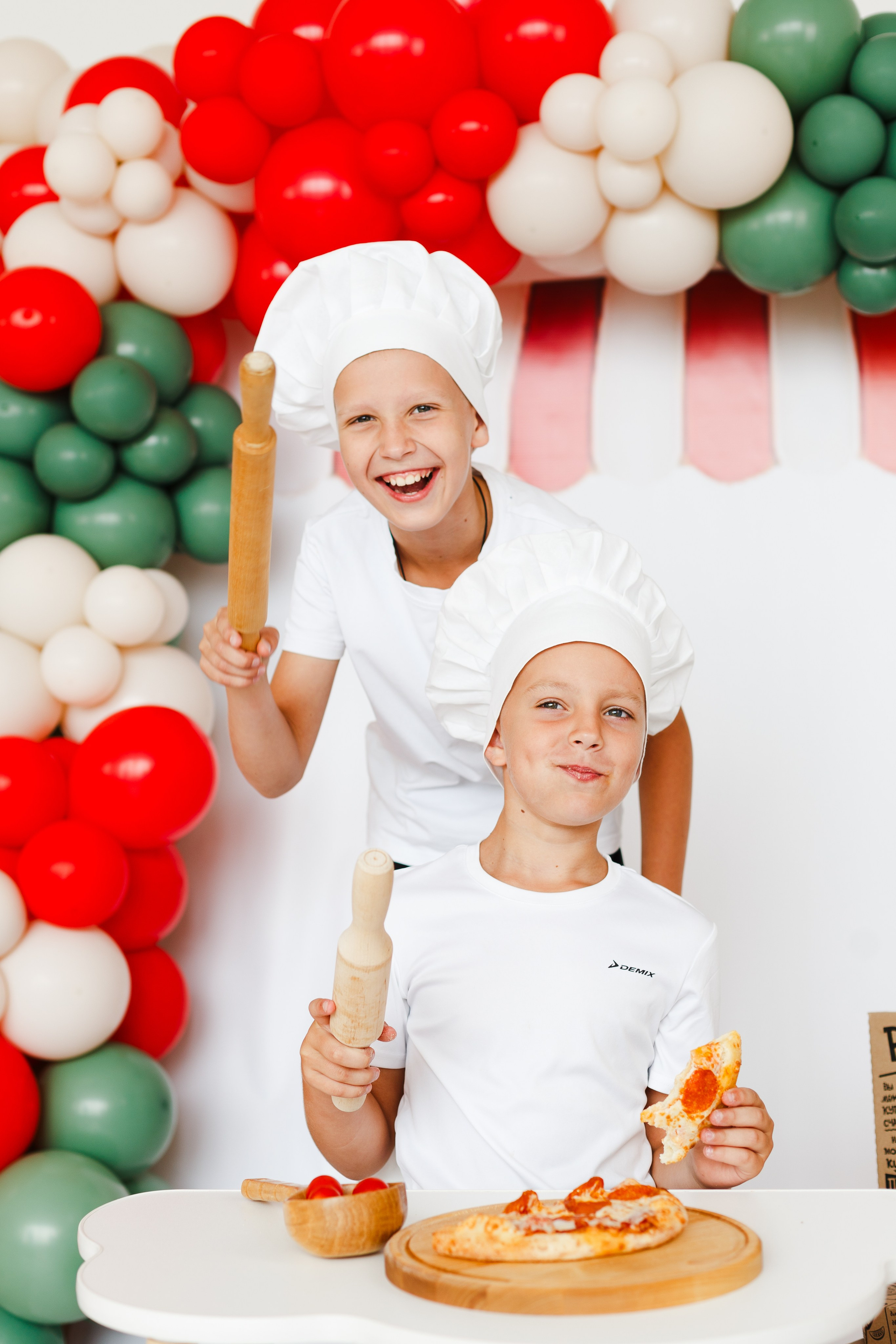 Детская фотосессия с пиццей