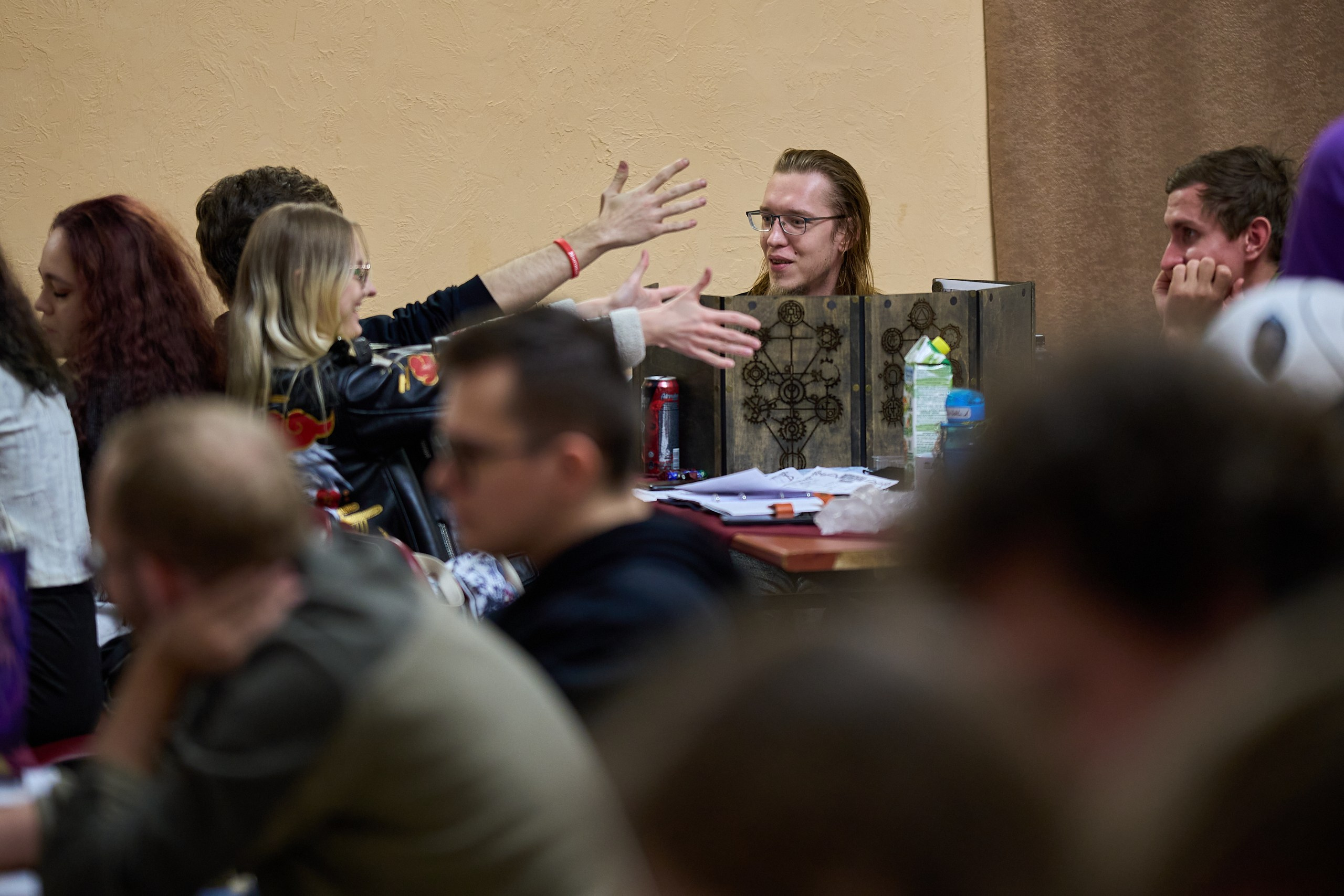 Мантикон V (2025). Фотографирует красивое Денис Горностаев