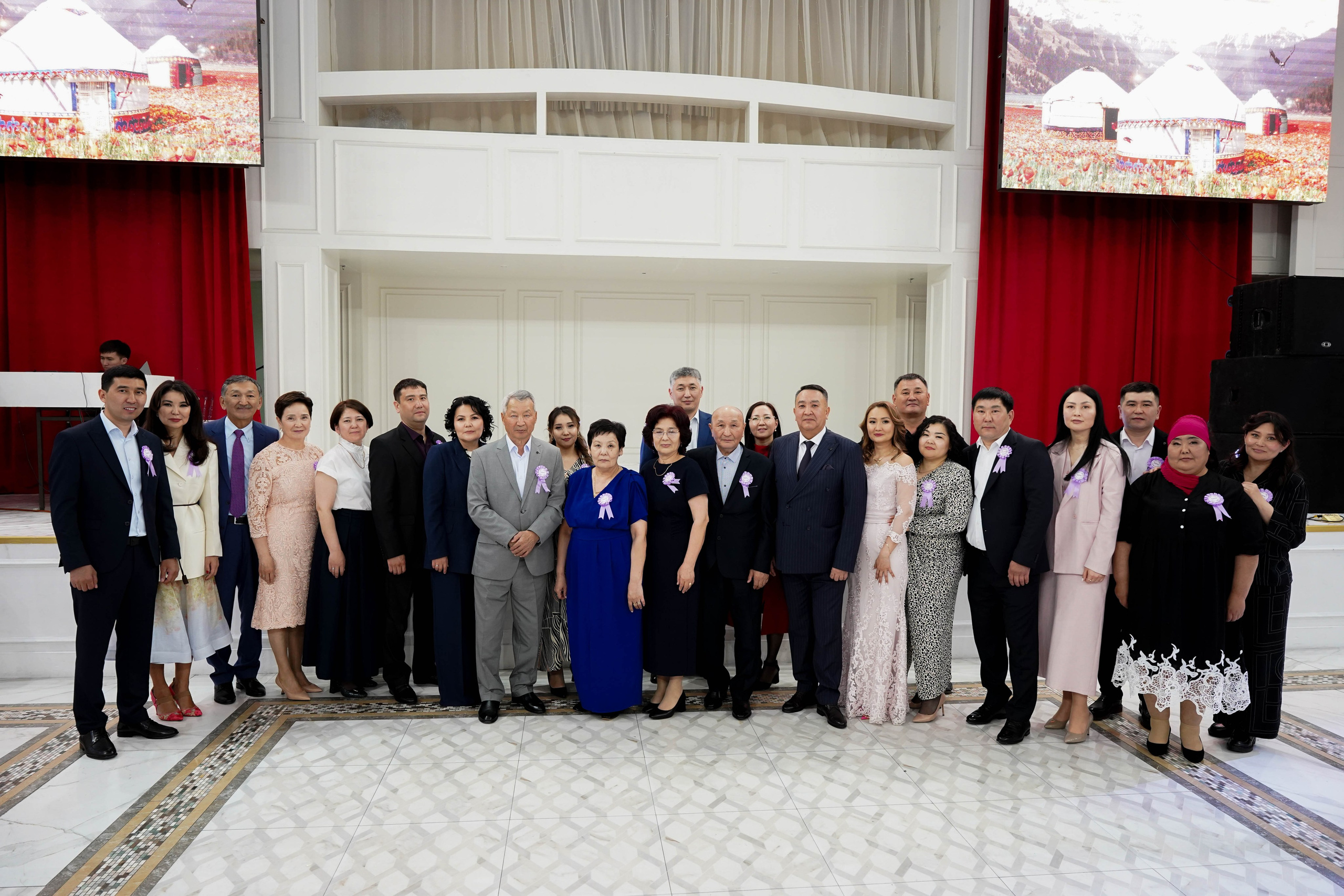 Dana uzatu. Фотограф Ернар Ержанов