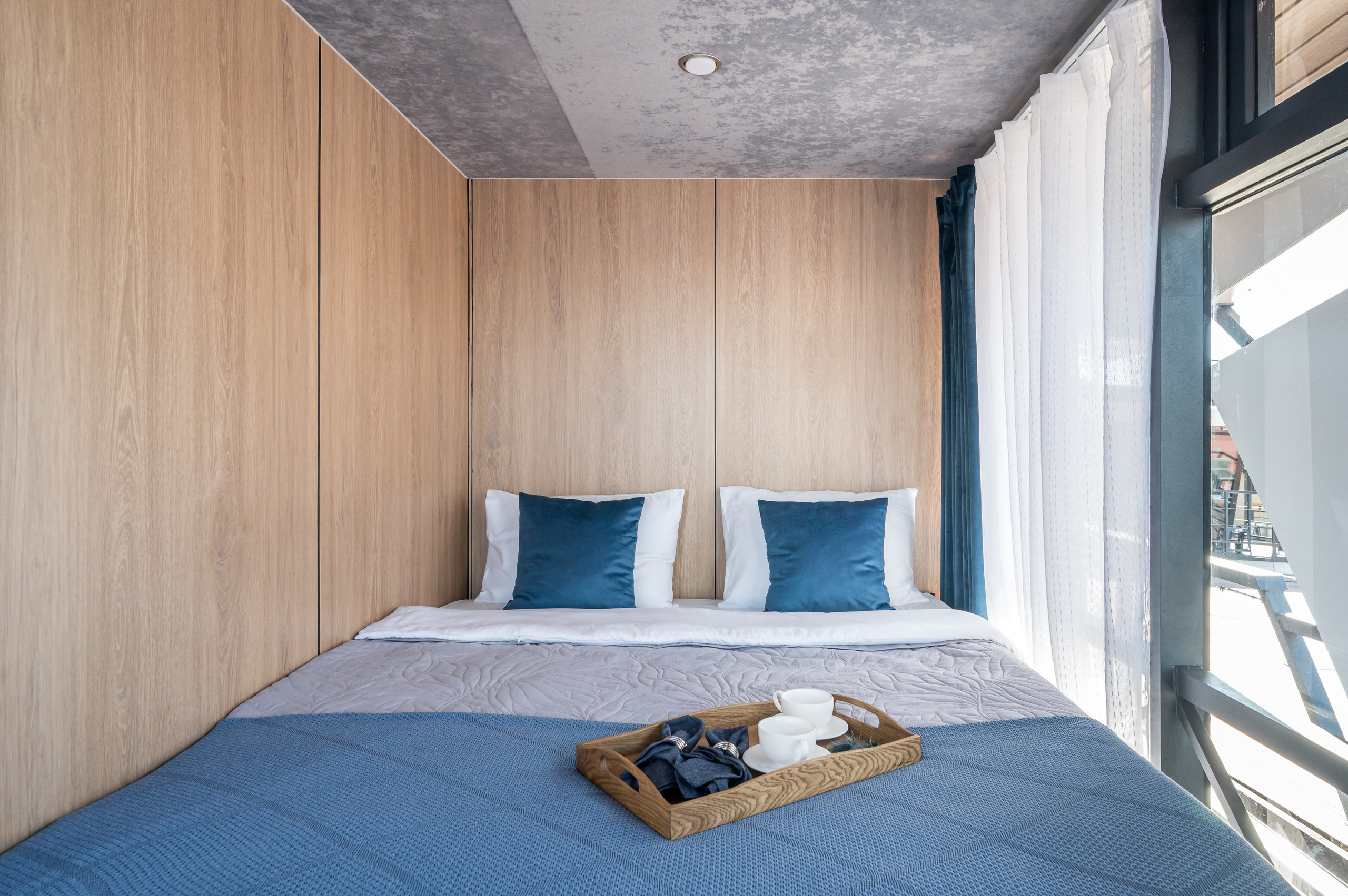 Хаусботы для вечеринок и бизнес-встреч. Интерьерный Фотограф Москва Криста FLY Труфанова