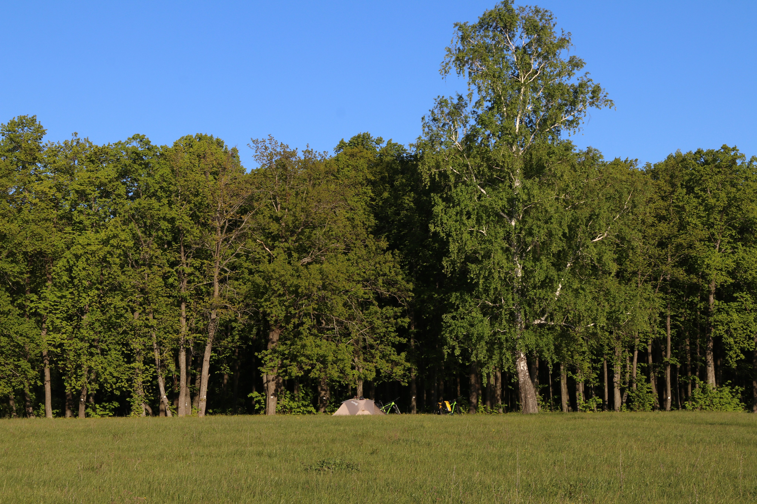 Первая ночёвка на берегу озера рядом с п. Таусенгирово