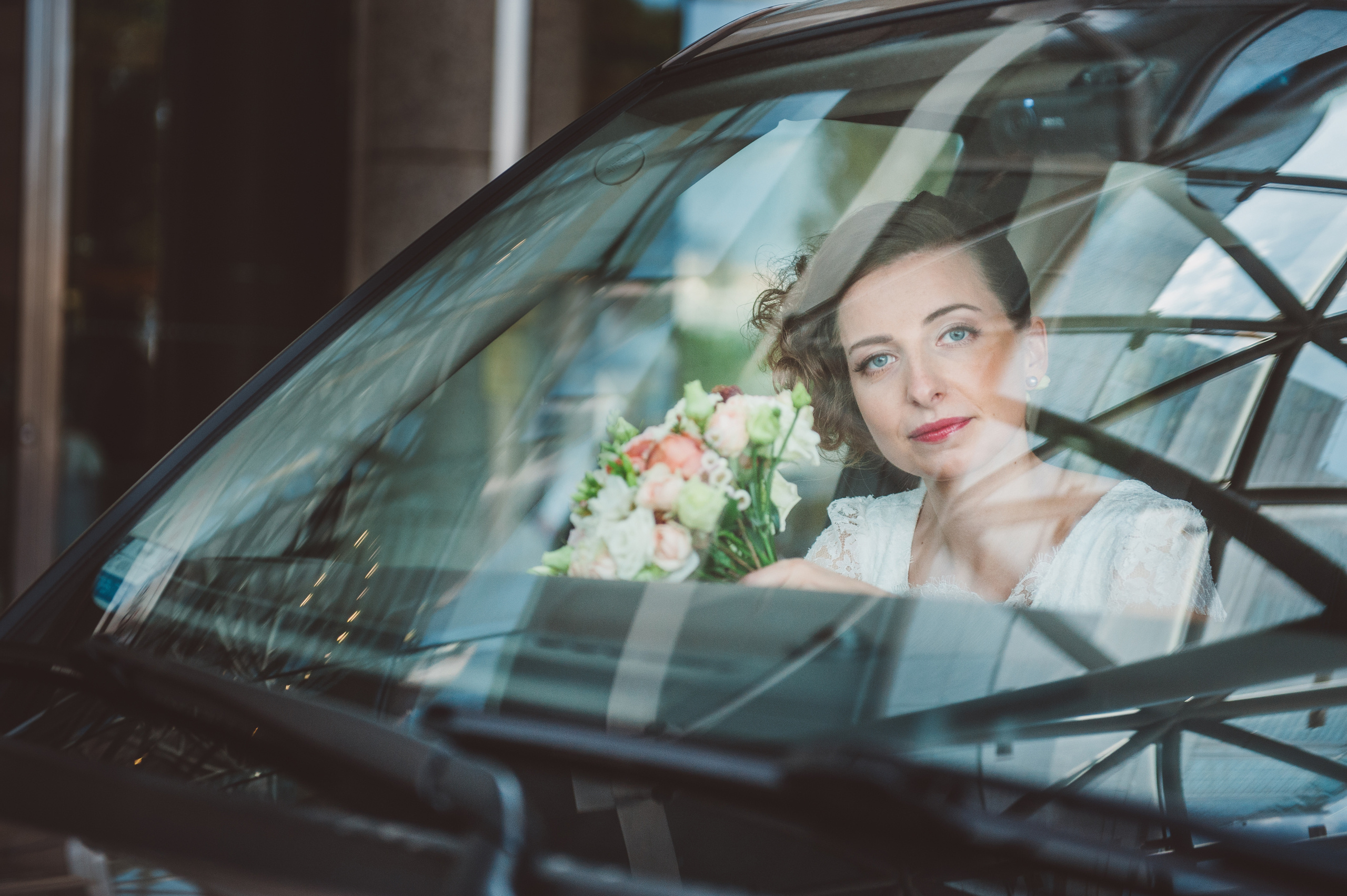 Свадебная фотосессия в Свиссотель Красные Холмы и Ботаническом саду. Семейный фотограф в Москве Елена Снегирева