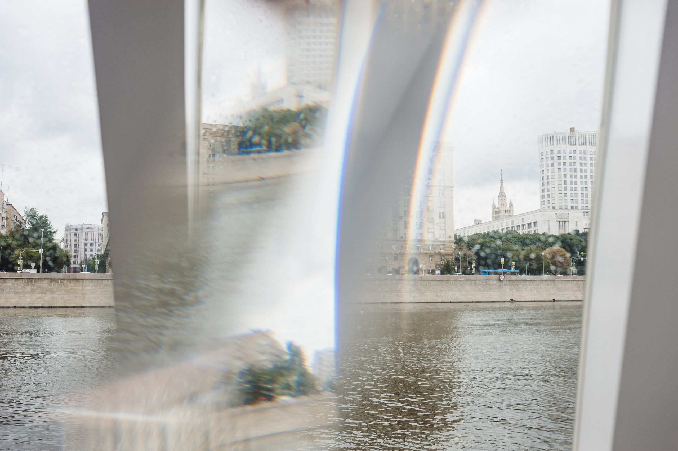 Свадебная фотосессия с прогулкой на теплоходе по Москве-реке. Семейный фотограф в Москве Елена Снегирева