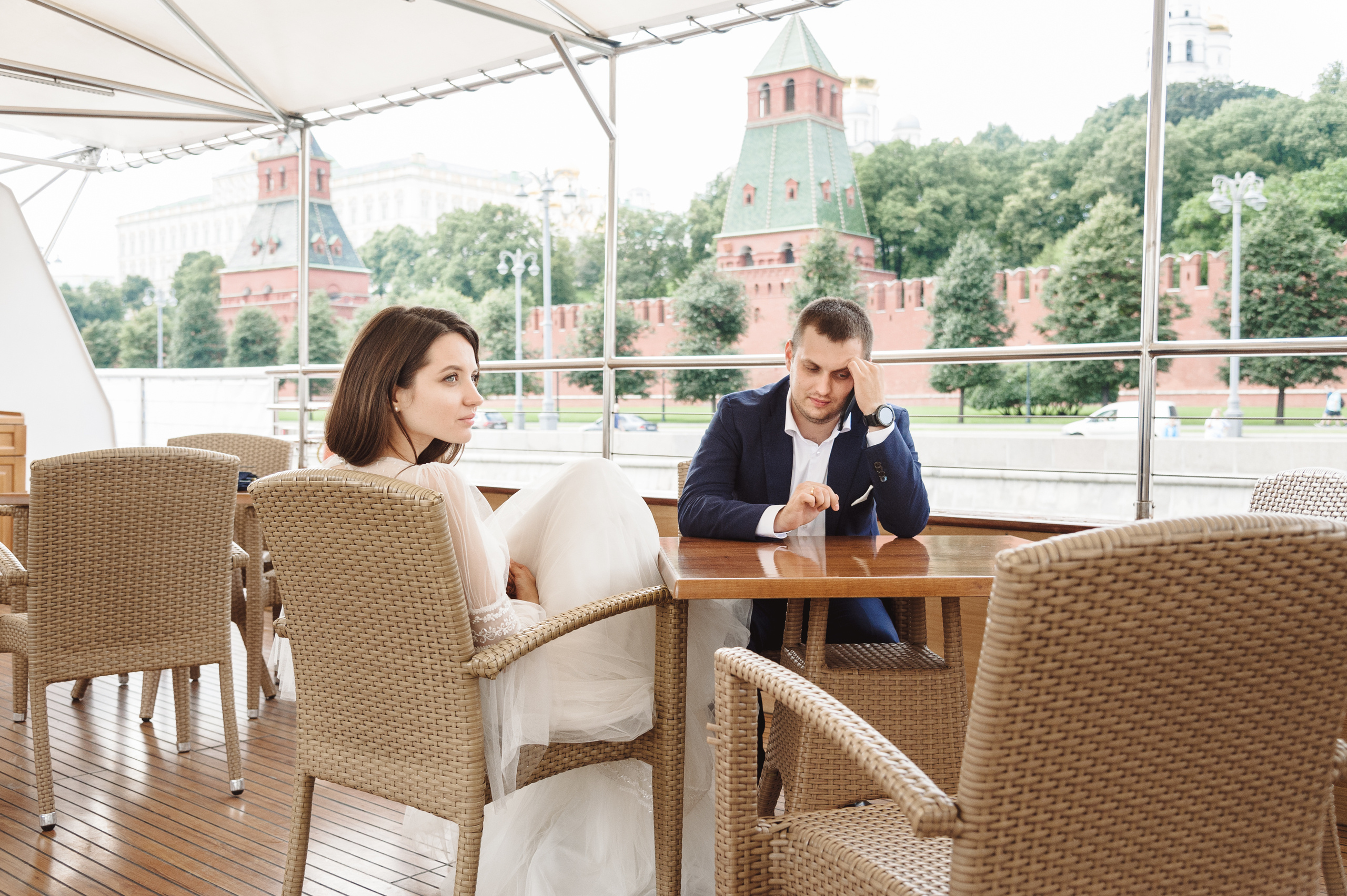 Свадебная фотосессия с прогулкой на теплоходе по Москве-реке. Семейный фотограф в Москве Елена Снегирева