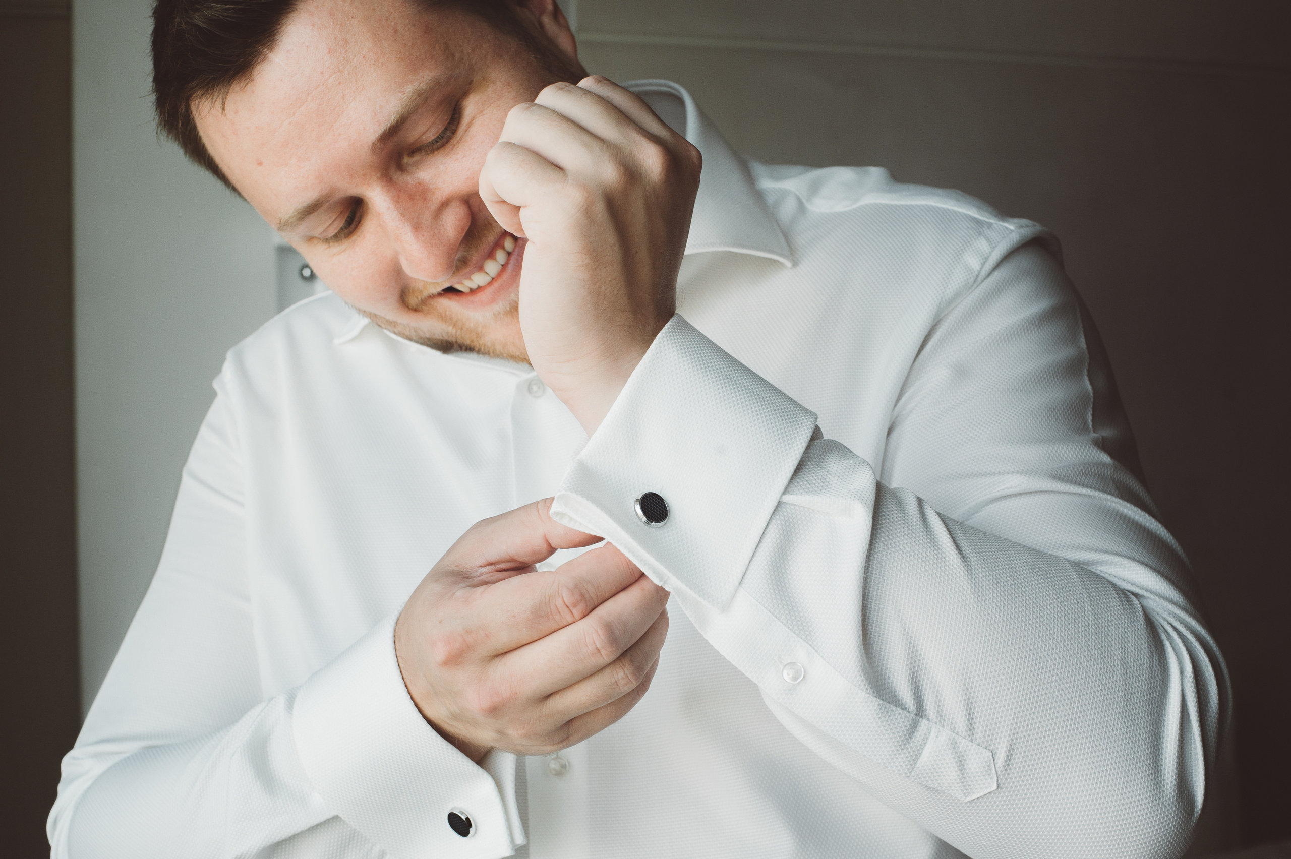 Свадебная фотосессия в Свиссотель Красные Холмы и Ботаническом саду. Семейный фотограф в Москве Елена Снегирева