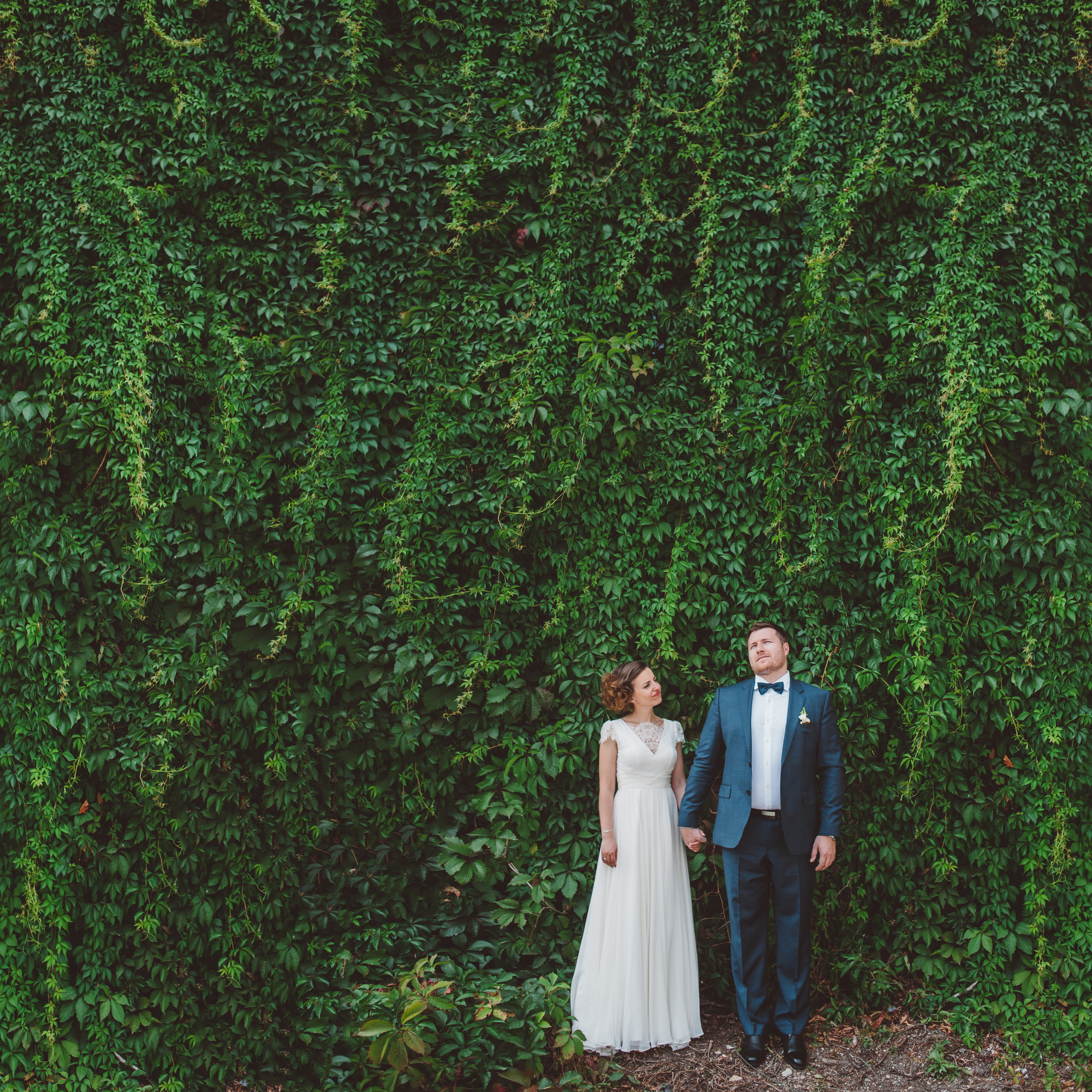 Свадебная фотосессия в Свиссотель Красные Холмы и Ботаническом саду. Семейный фотограф в Москве Елена Снегирева