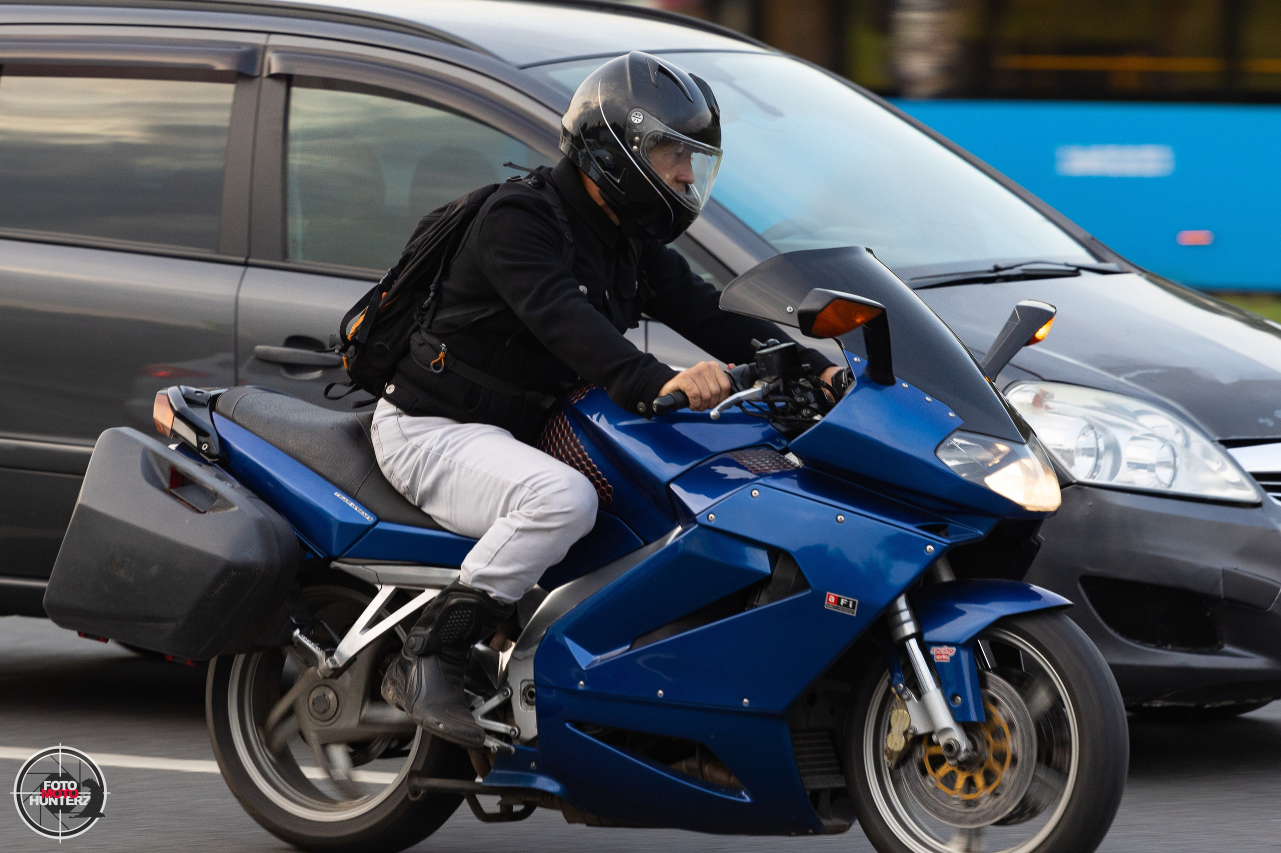 Мотоциклы на улицах города. Фотограф Ольга Гирусова «Пантерочка» Москва