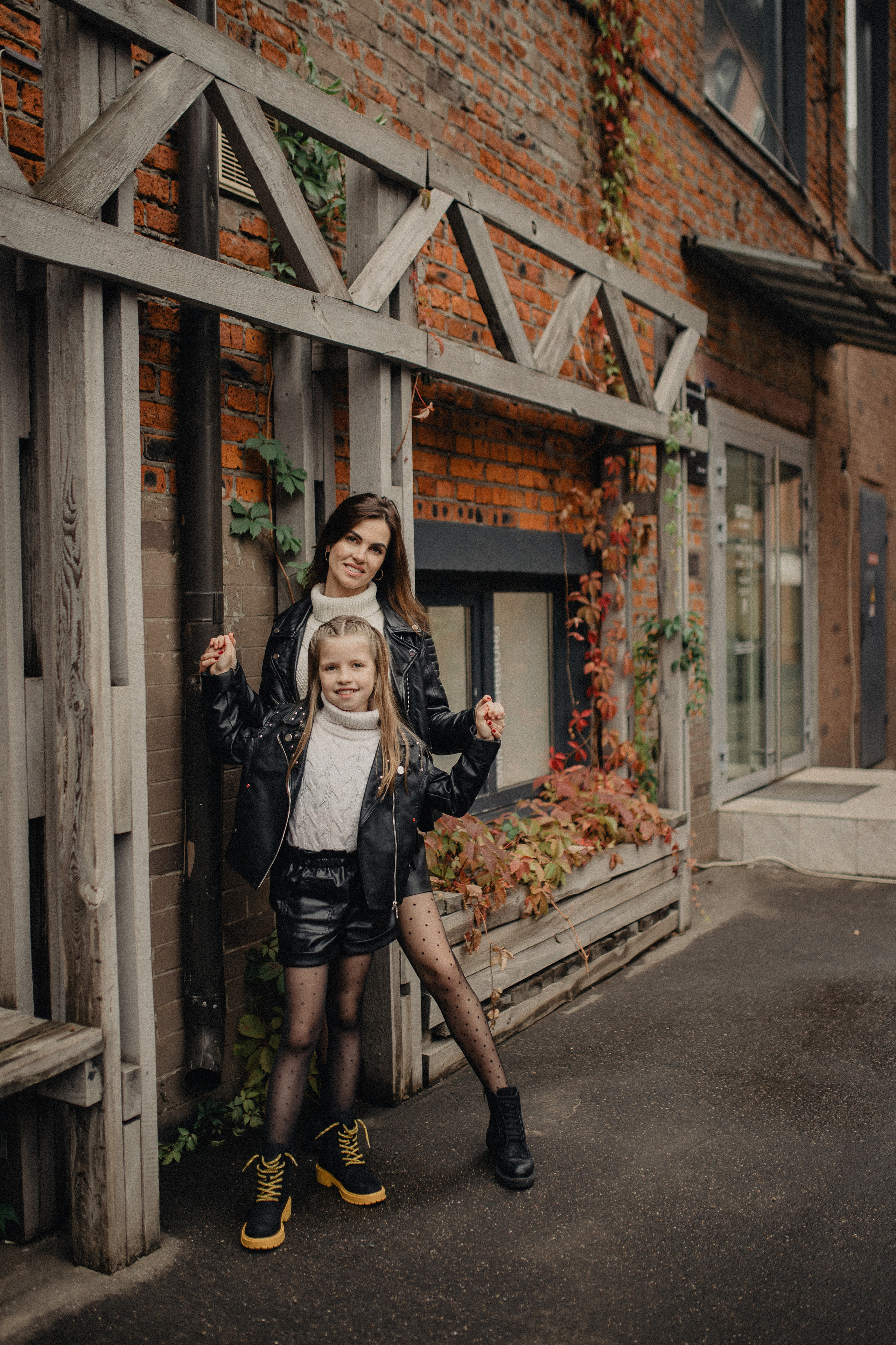 Городская прогулка_Катя и Ириша. Анастасия Желамская. Фотограф. Москва