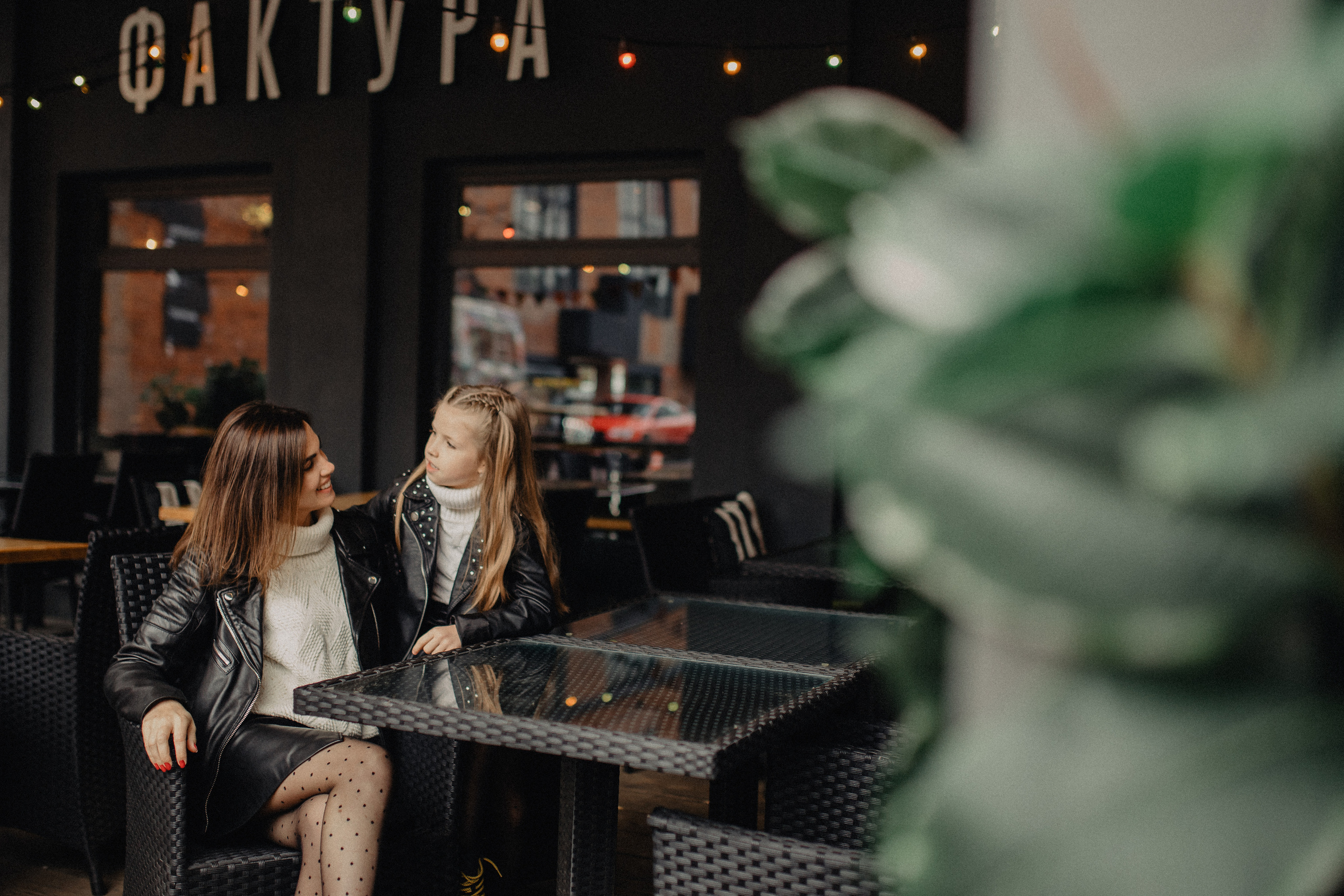 Городская прогулка_Катя и Ириша. Анастасия Желамская. Фотограф. Москва