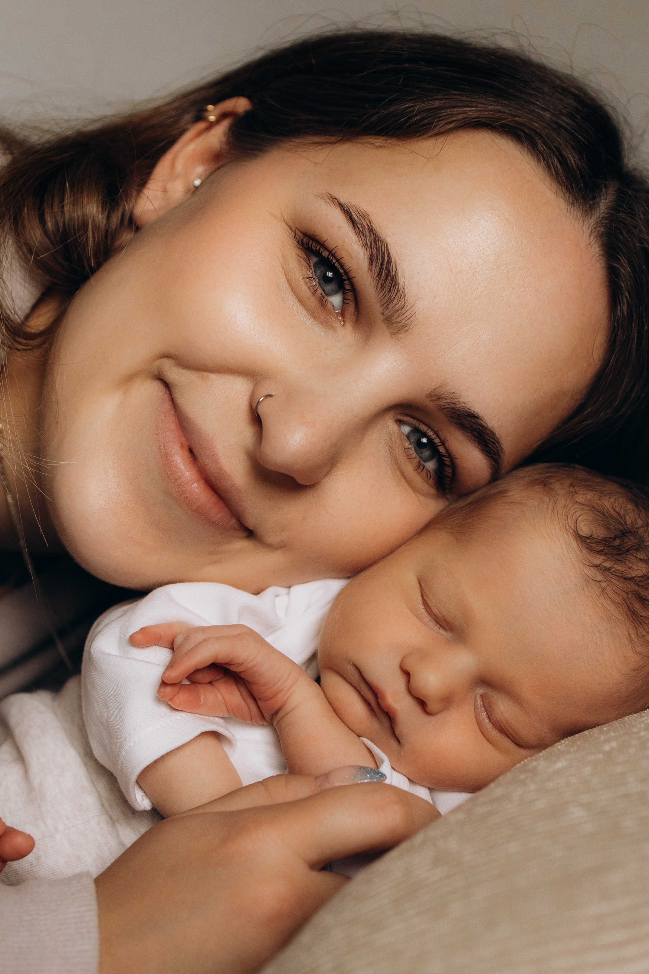 Newborn-Shooting zu Hause. Fotografin in Erlangen, Nürnberg und Umgebung