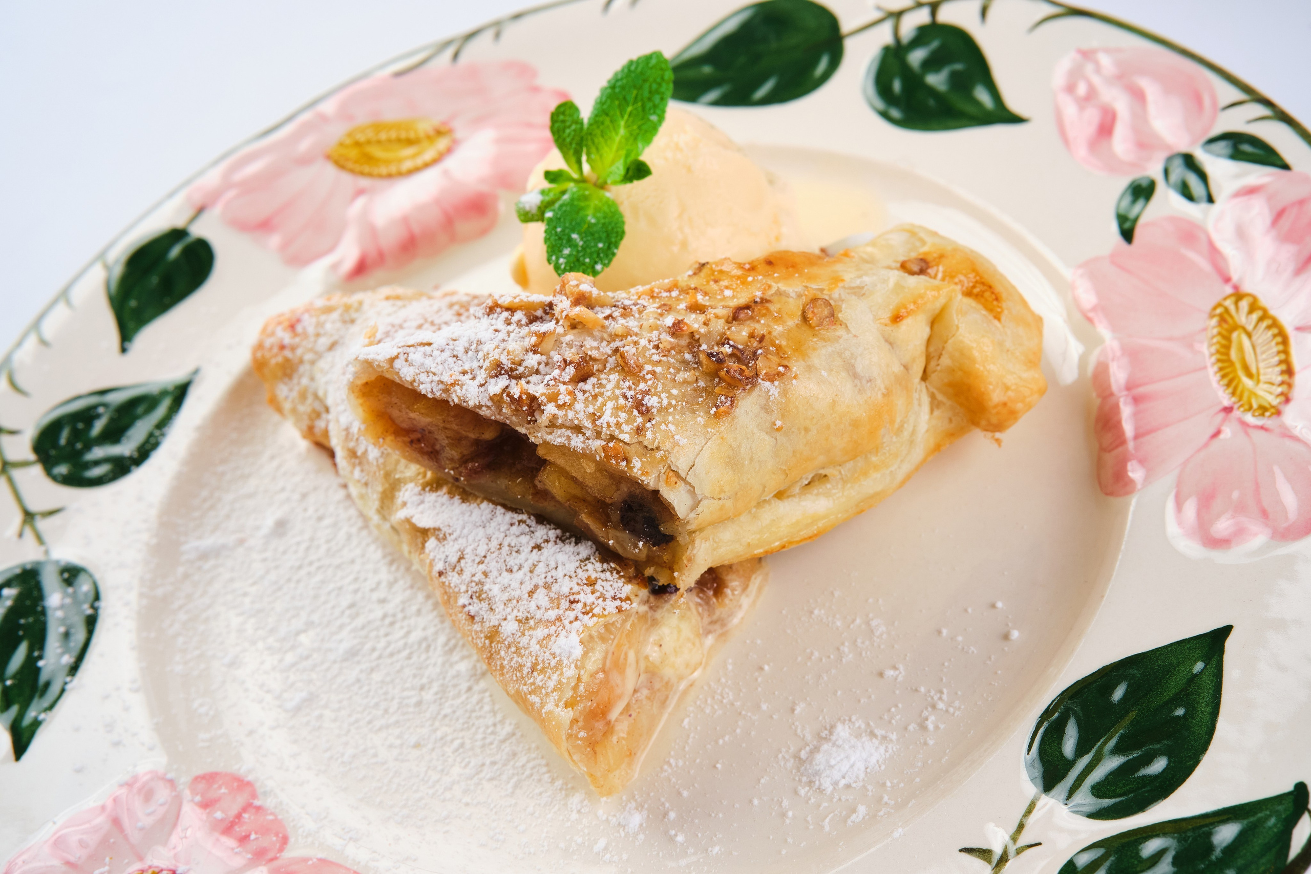 Меню для ресторана Кухмистр. Репортажный фотограф Дмитрий Литвинский. Минск, Беларусь, мир