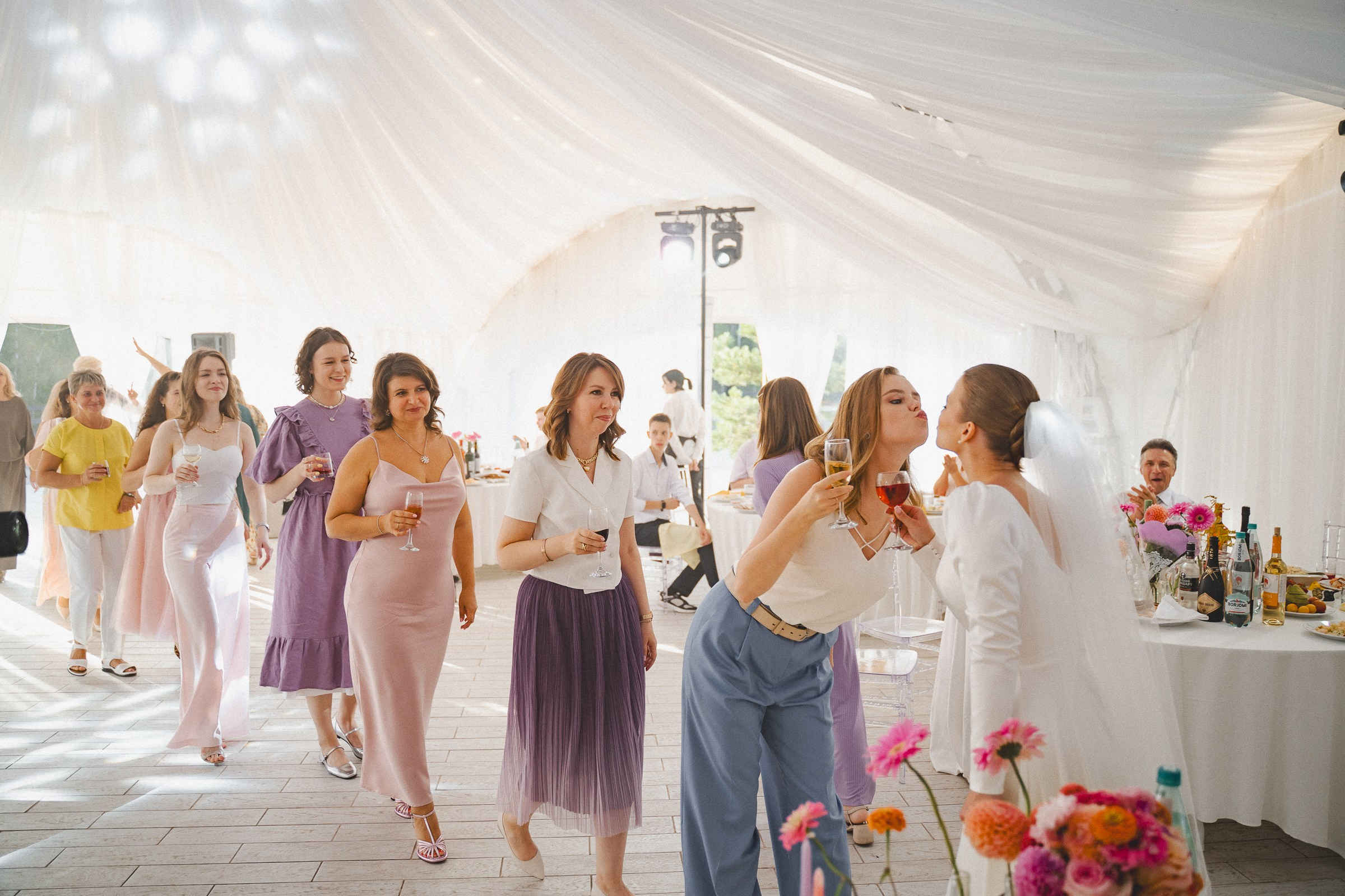 Запах цвета корал, фуксия, оранж. Свадебный фотограф Александр Осипов