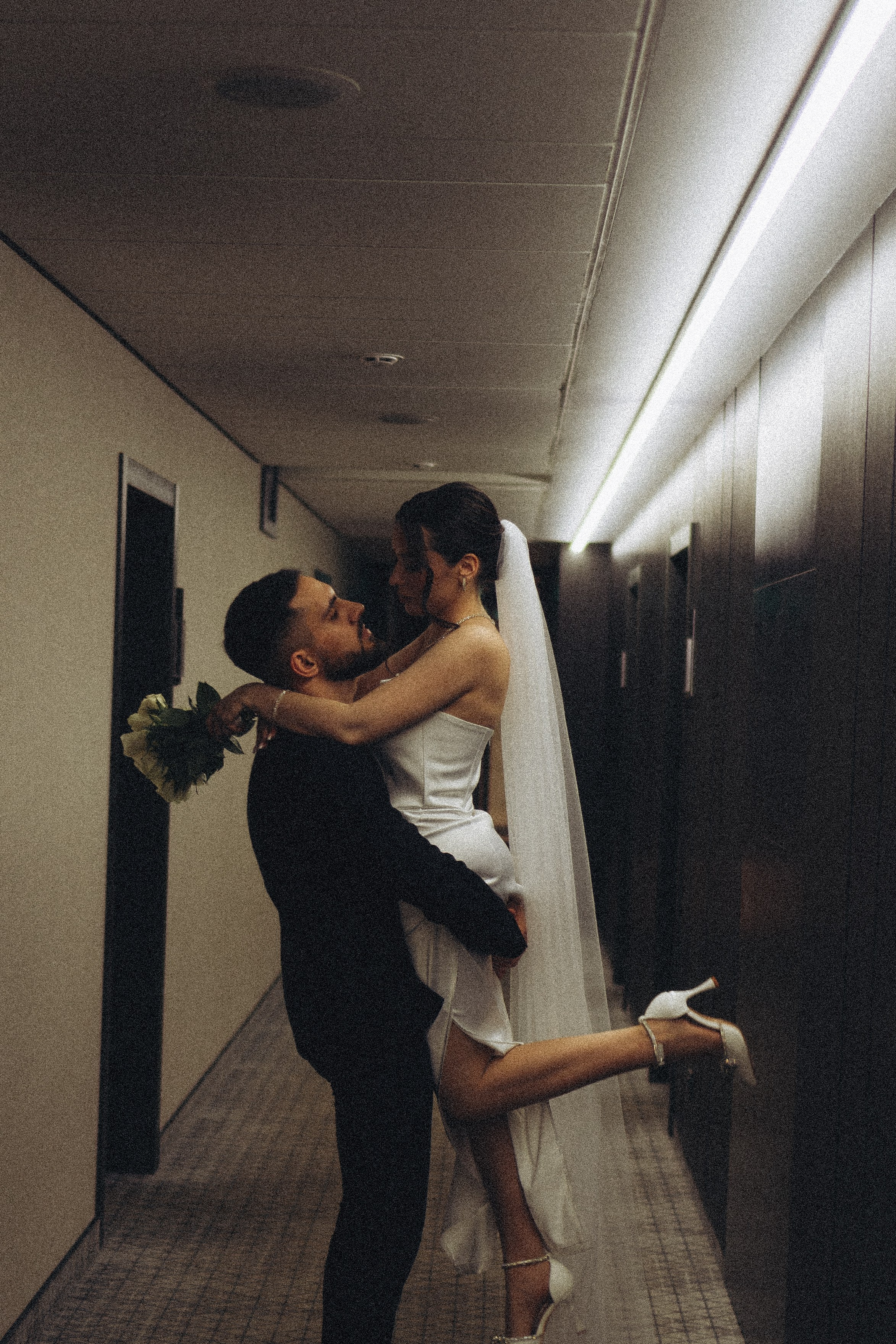 СВАДЕБНАЯ СЬЕМКА СБОРОВ ЖЕНИХА И НЕВЕСТЫ В ОТЕЛЕ И ТАКЖЕ ФОТОСЕССИИЯ В ОТЕЛЕЕ МЕГАПОЛИС БРЯНСК. Профессиональный фотограф, Санкт-Петербург — Виктория Богомолова