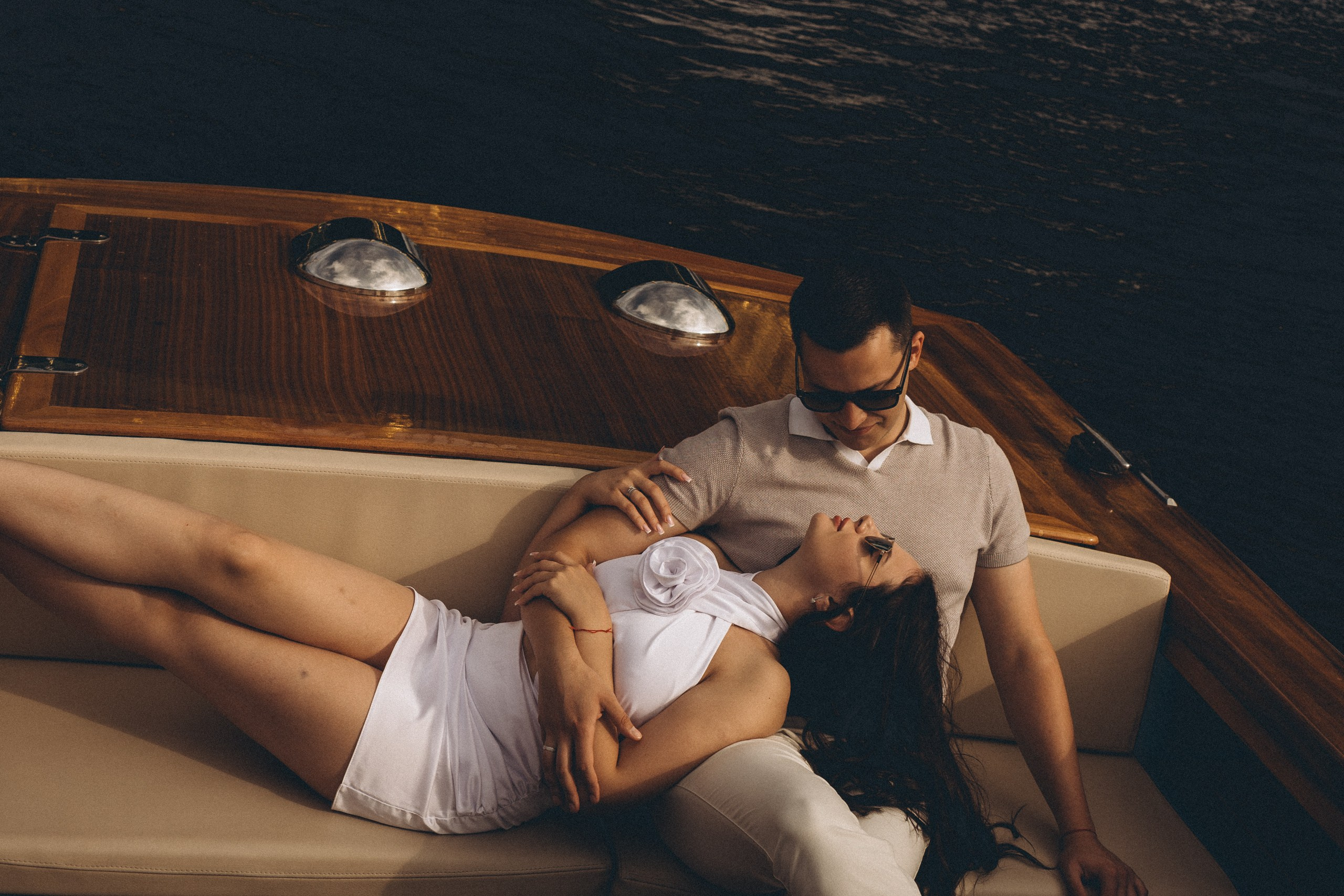 СВАДЕНБНАЯ СЬЕМКА НА КАТЕРЕ ПО КАНАЛАМ САНКТ-ПЕТЕРБУРГА И В АКВАТОРИИ НЕВЫ. Профессиональный фотограф, Санкт-Петербург — Виктория Богомолова