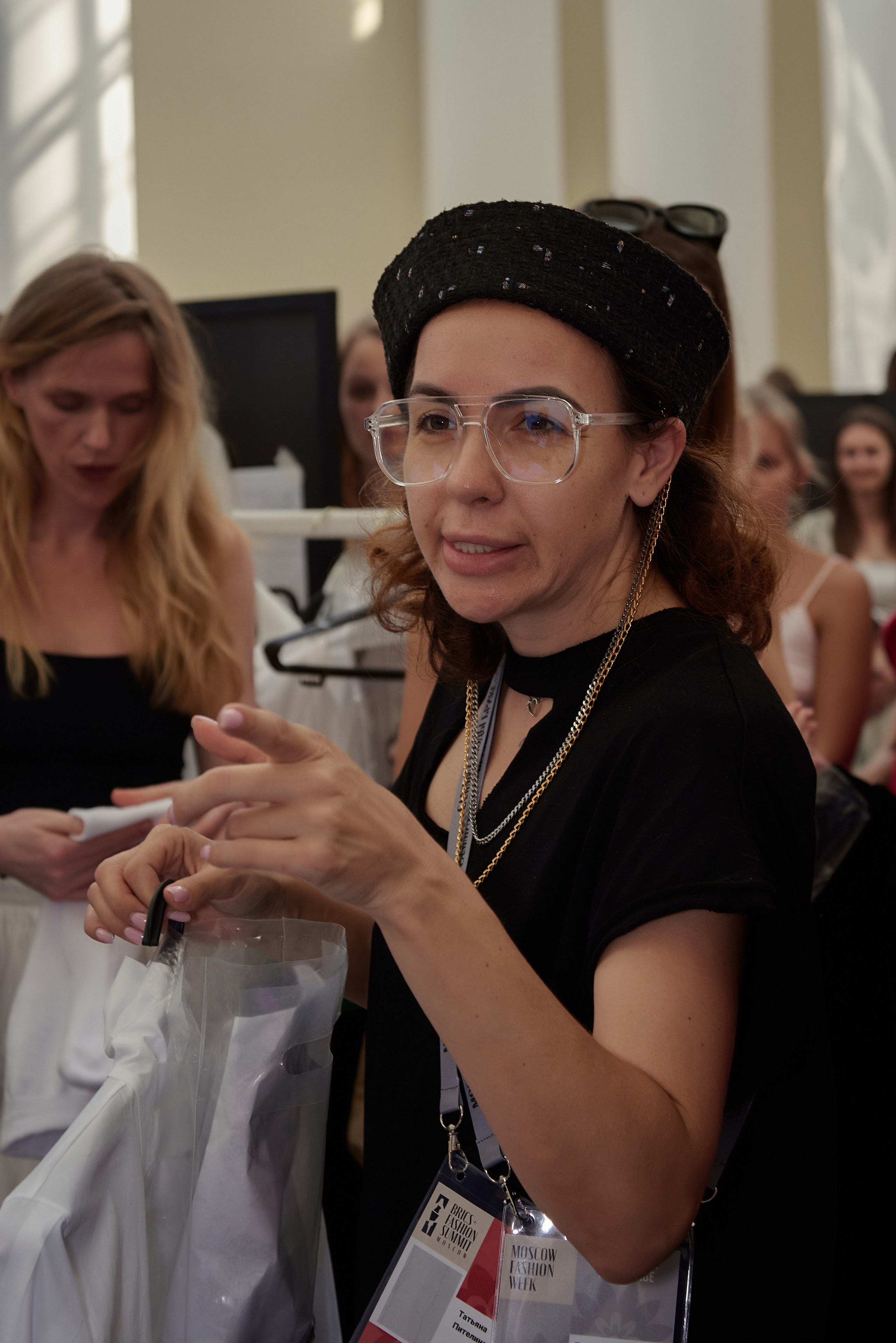 Backstage с показа ALENA COJOCARU RFW 2025. Наталия Дианова — фотограф для брендов и экспертов в Москве