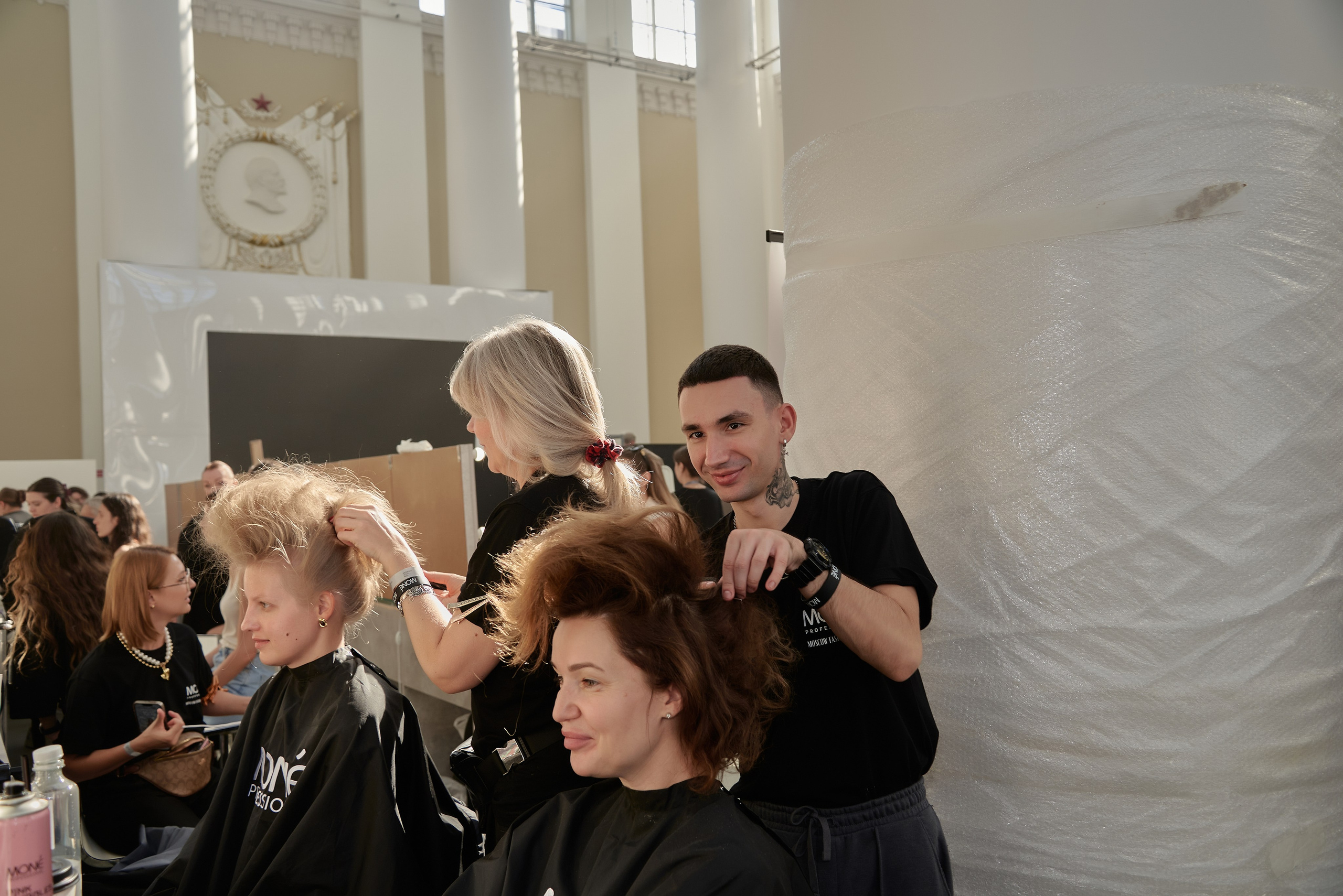 Backstage с показа ALENA COJOCARU RFW 2025. Наталия Дианова — фотограф для брендов и экспертов в Москве