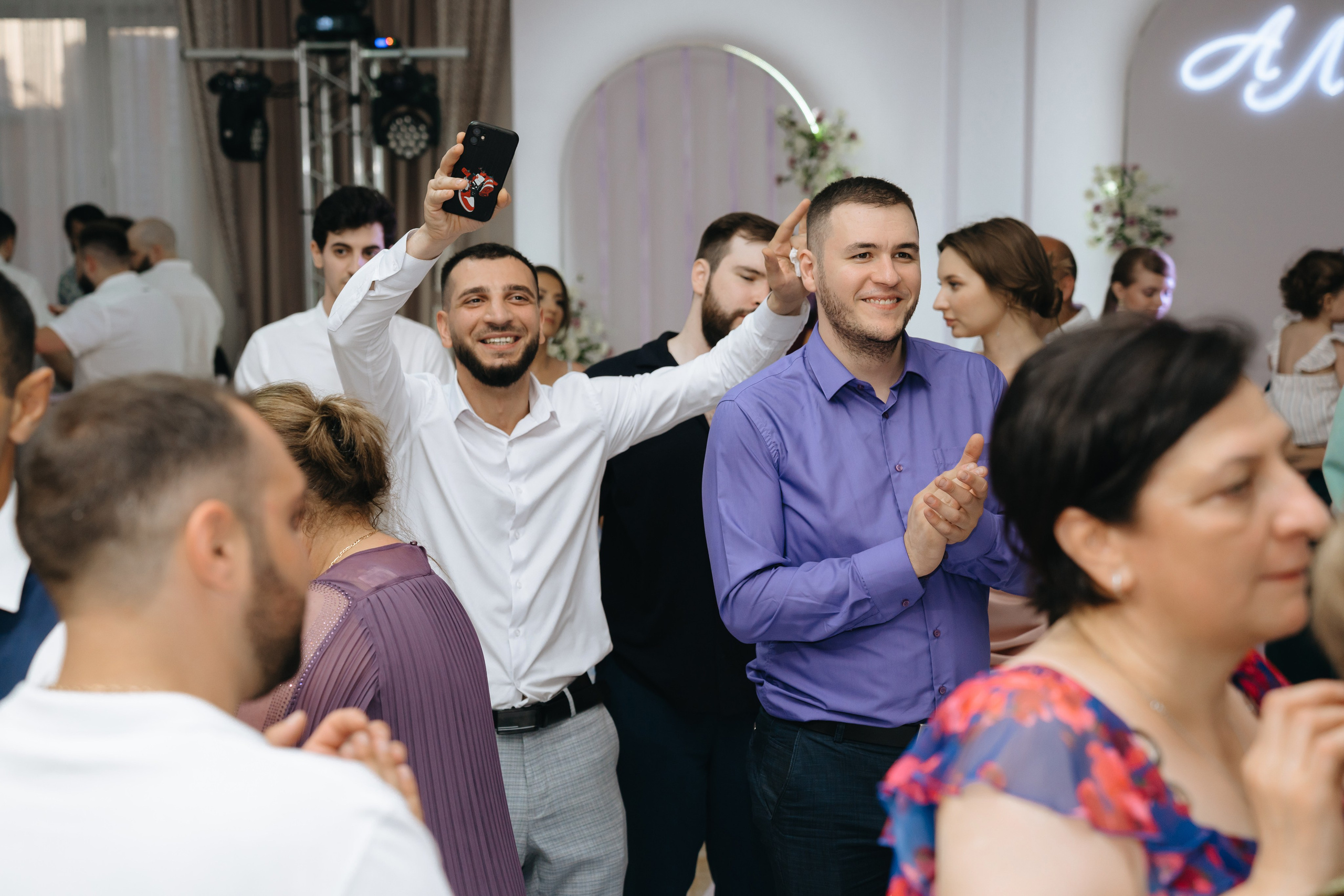 Артем и Лусине. Свадебный фотограф Красноярск Вязьминова Мария