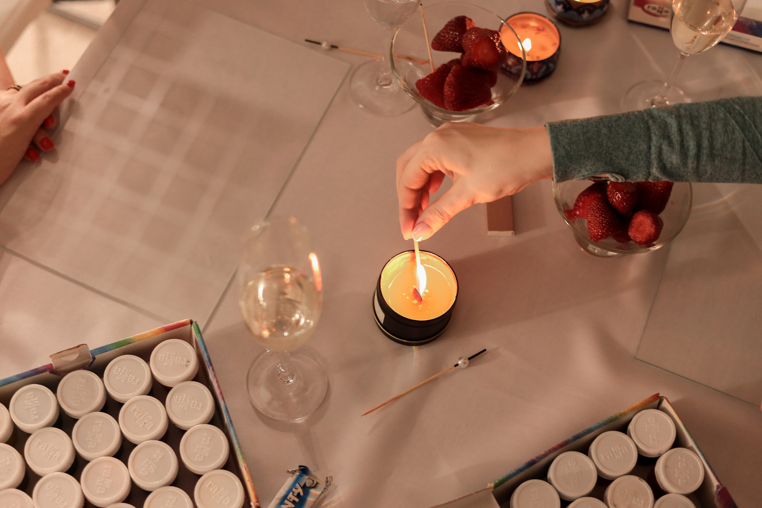 Арт-терапия + аэройога. Фотограф Надршина Лилия