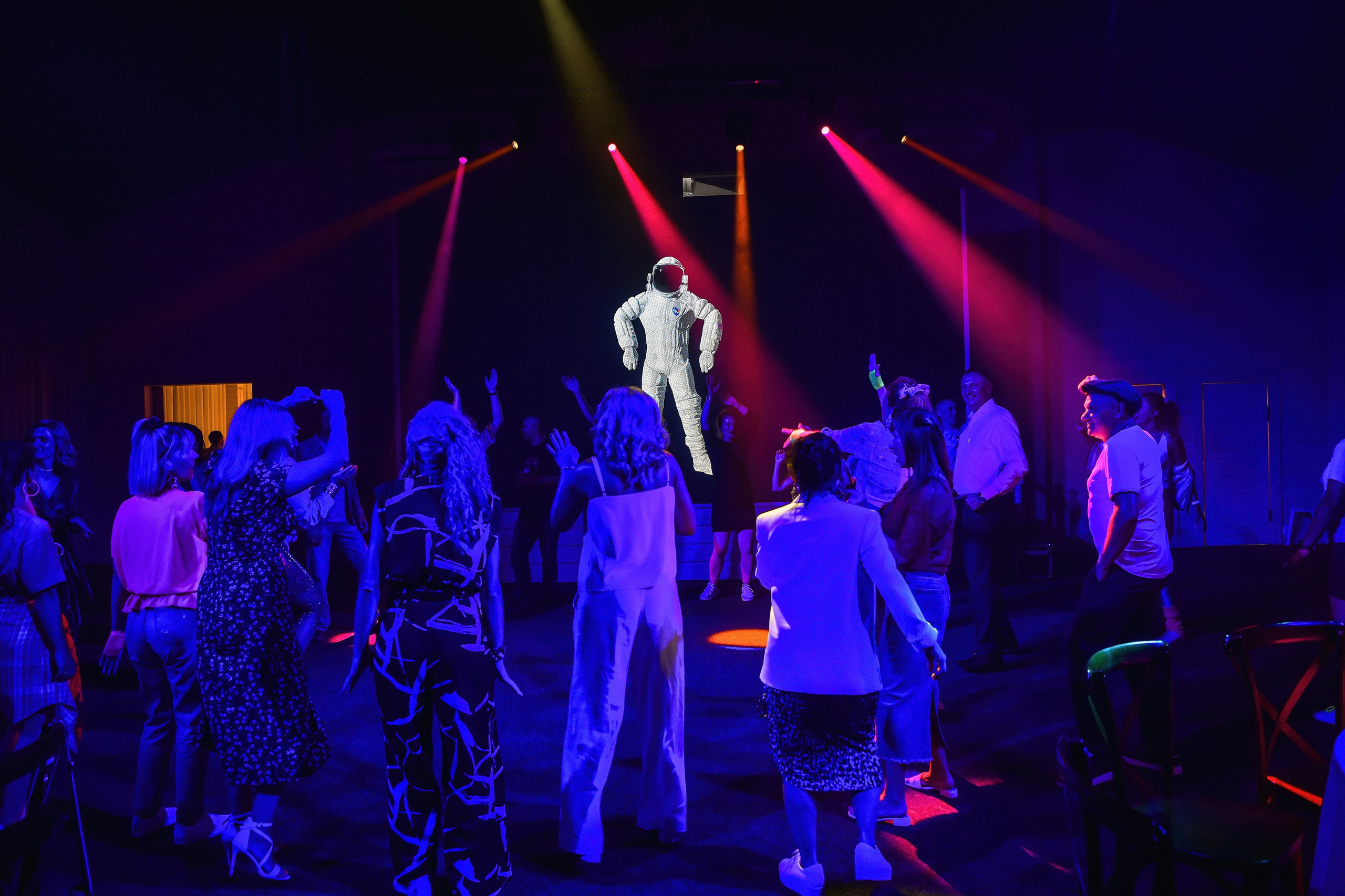 📸 Фоторепортажи с корпоративов и юбилеев в Красноярске | Примеры работ. 📸 Свадебный и семейный фотограф в Красноярске Тихомиров Евгений | 17 лет опыта | 800+ свадеб