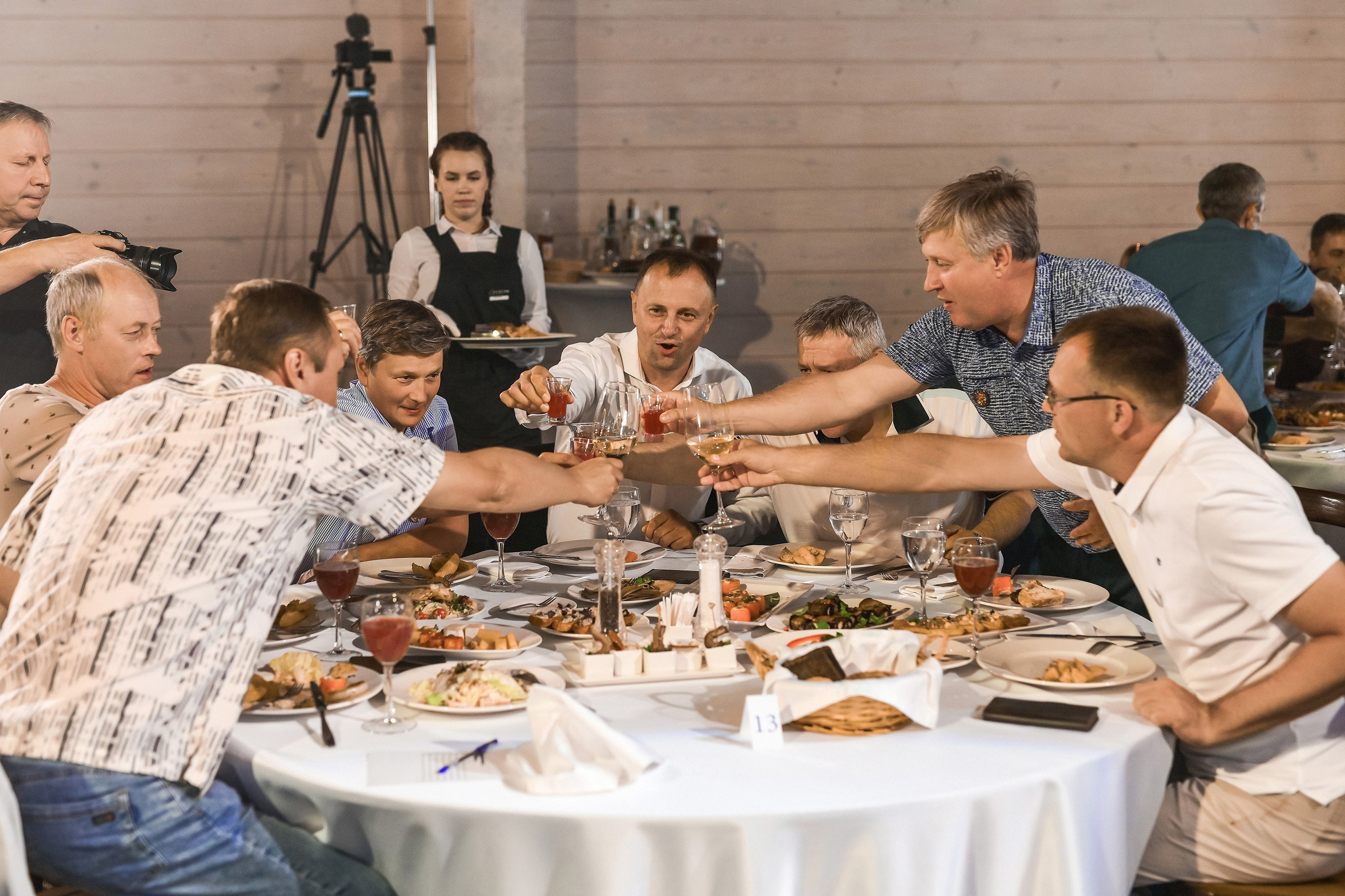 📸 Фоторепортажи с корпоративов и юбилеев в Красноярске | Примеры работ. 📸 Свадебный и семейный фотограф в Красноярске Тихомиров Евгений | 17 лет опыта | 800+ свадеб