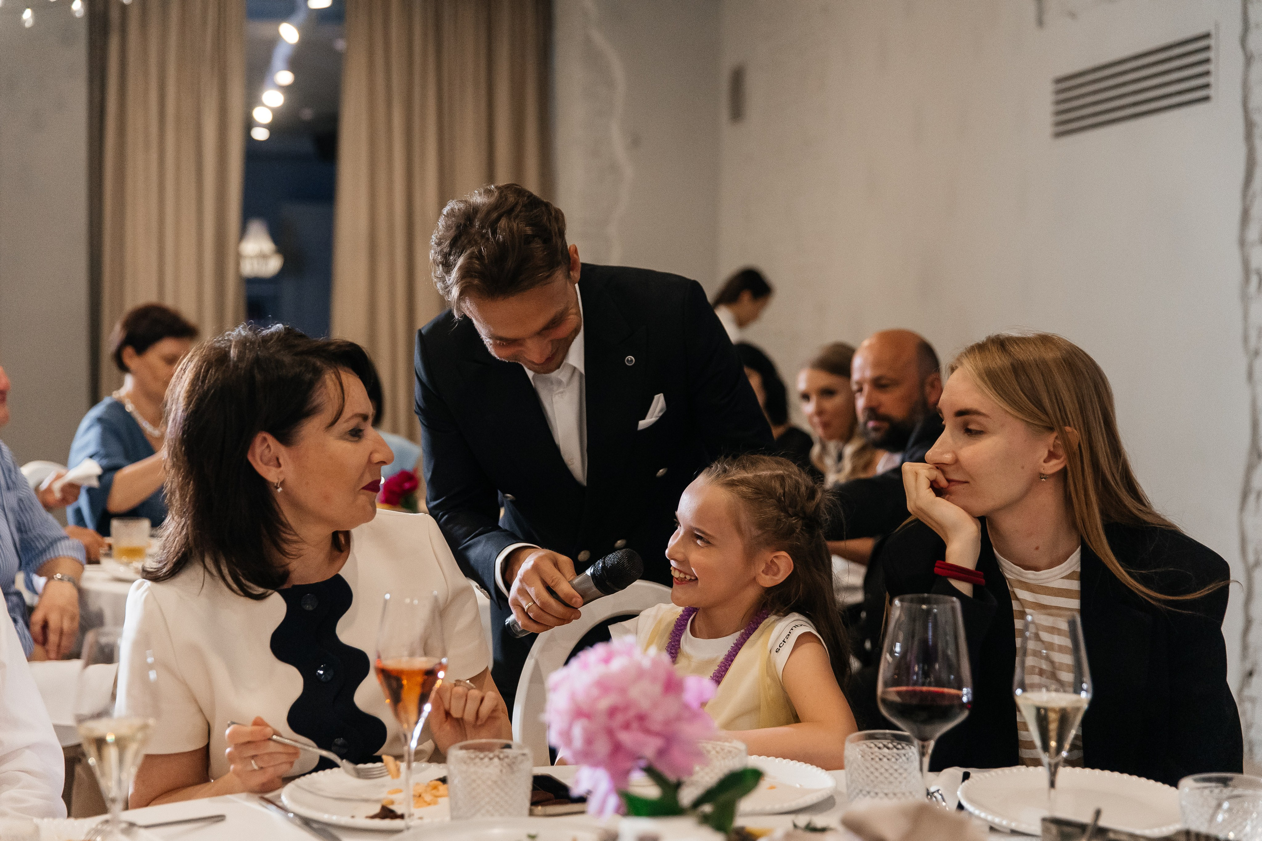 2023-06-23 Выпускной МБОУ СОШ № 10. Фотограф в Красноярске