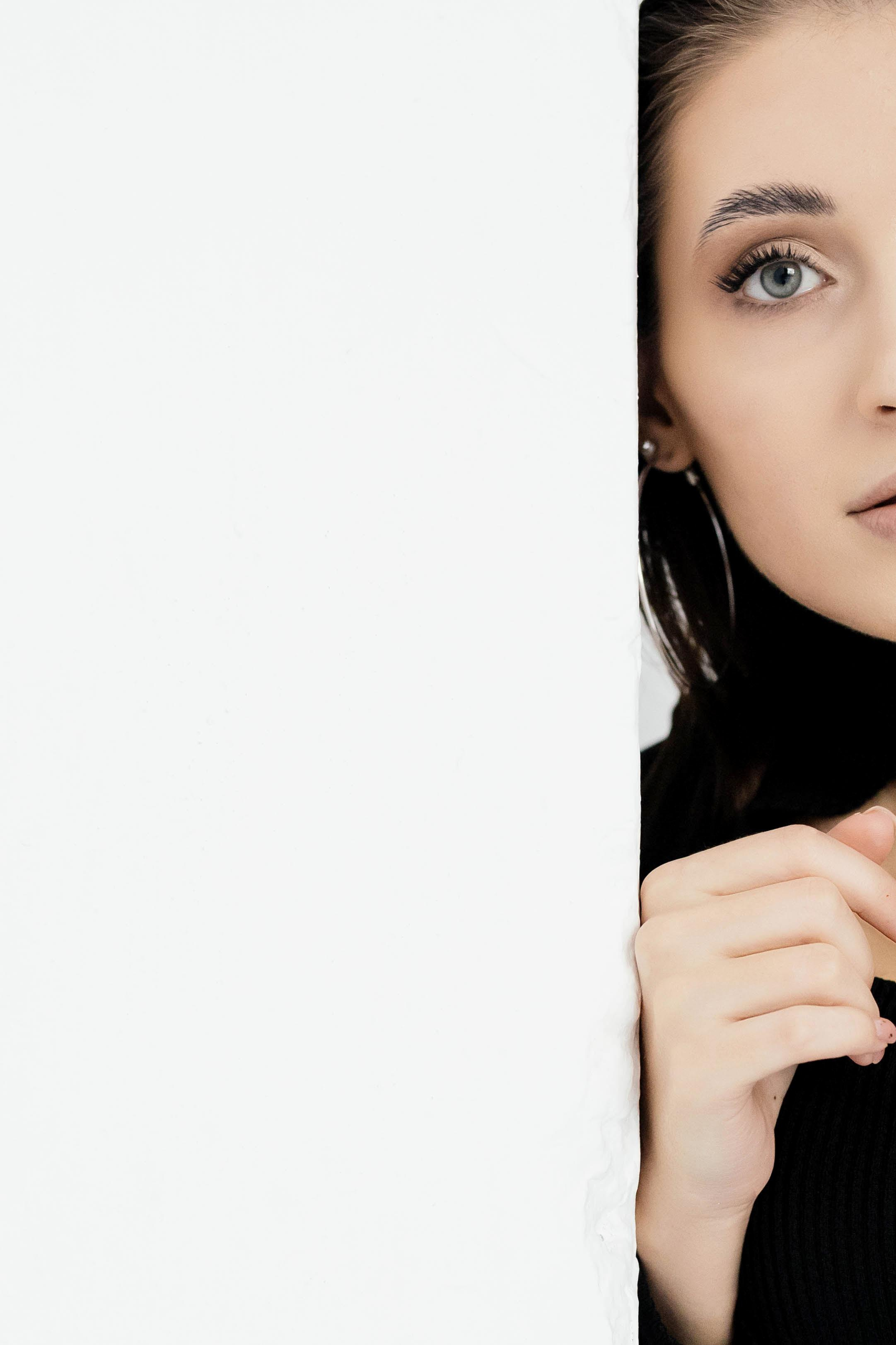 Lady in black. Anika Moc