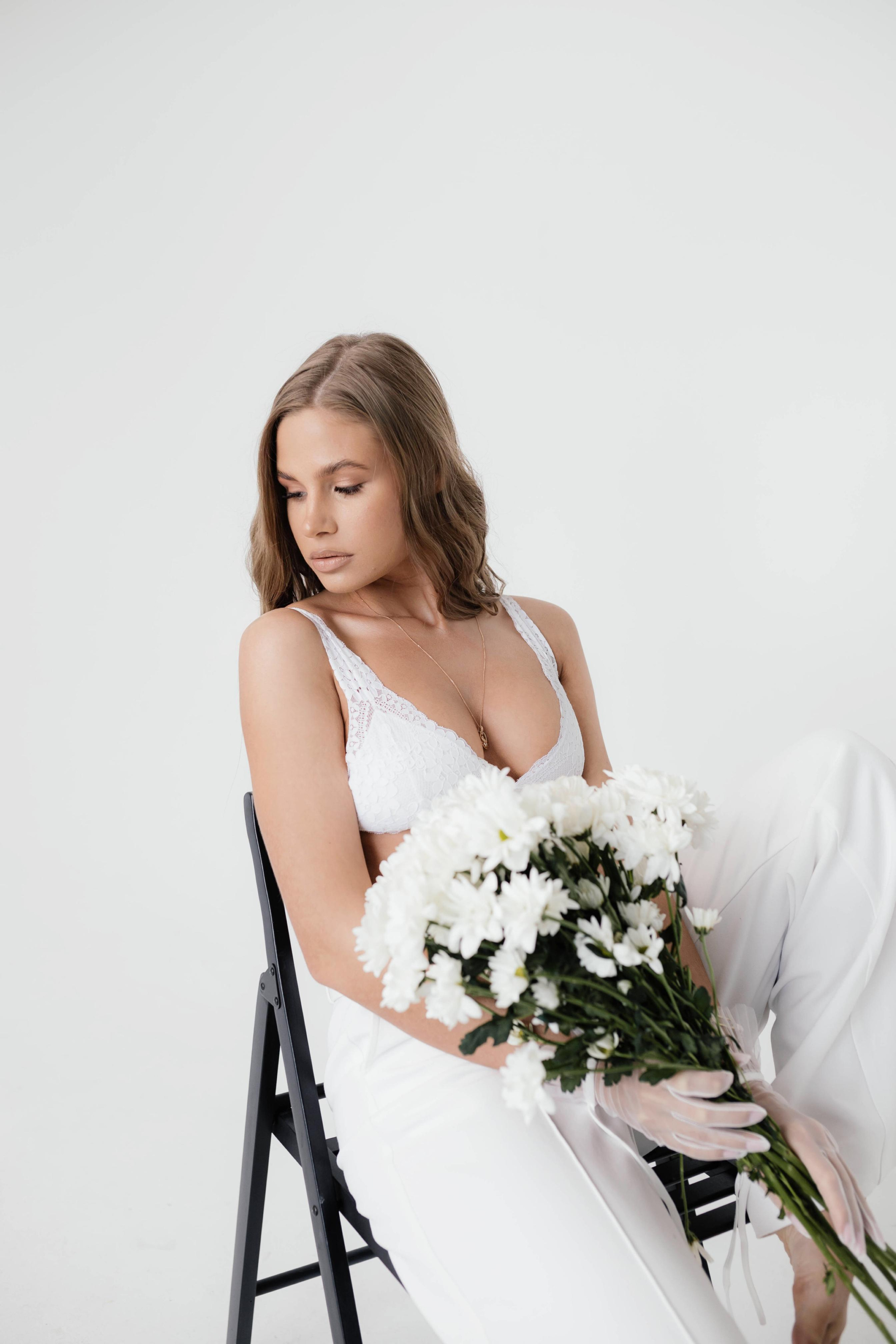 Lightness. Anika Moc