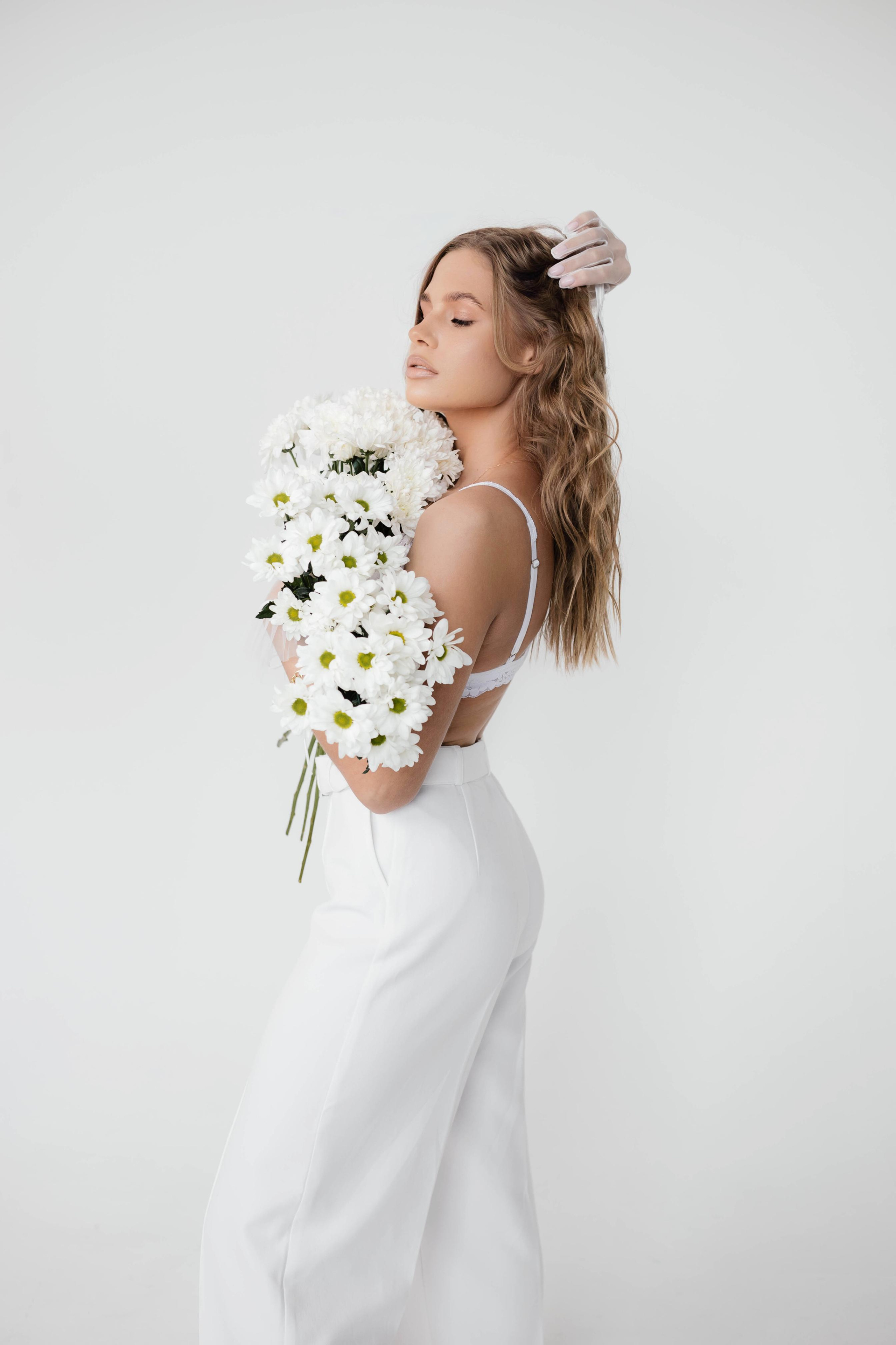 Lightness. Anika Moc