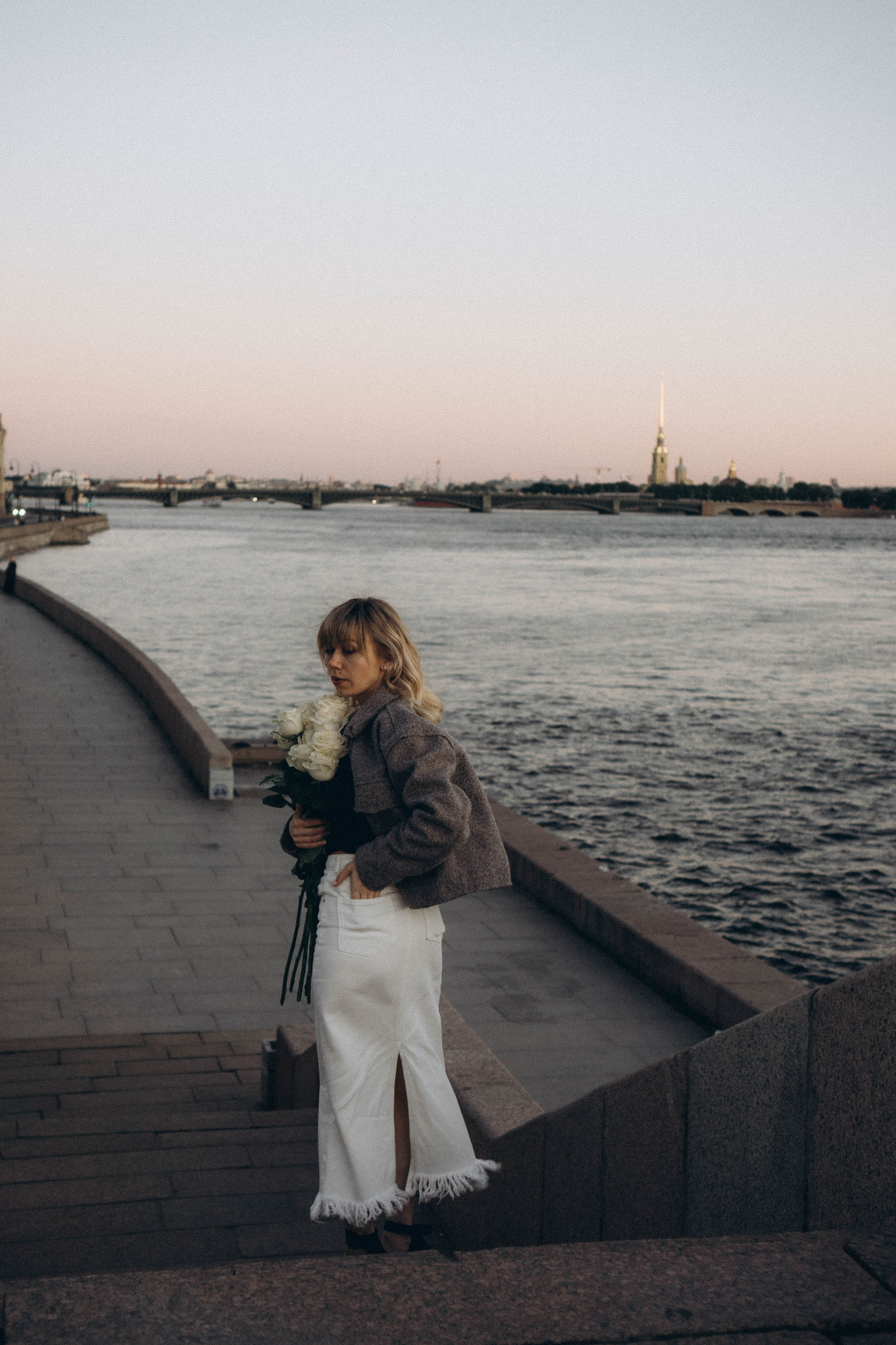 ПРОГУЛКА ПО ГОРОДУ В БЕЛЫЕ НОЧИ (другой вариант). Профессиональный фотограф, Санкт-Петербург — Виктория Богомолова