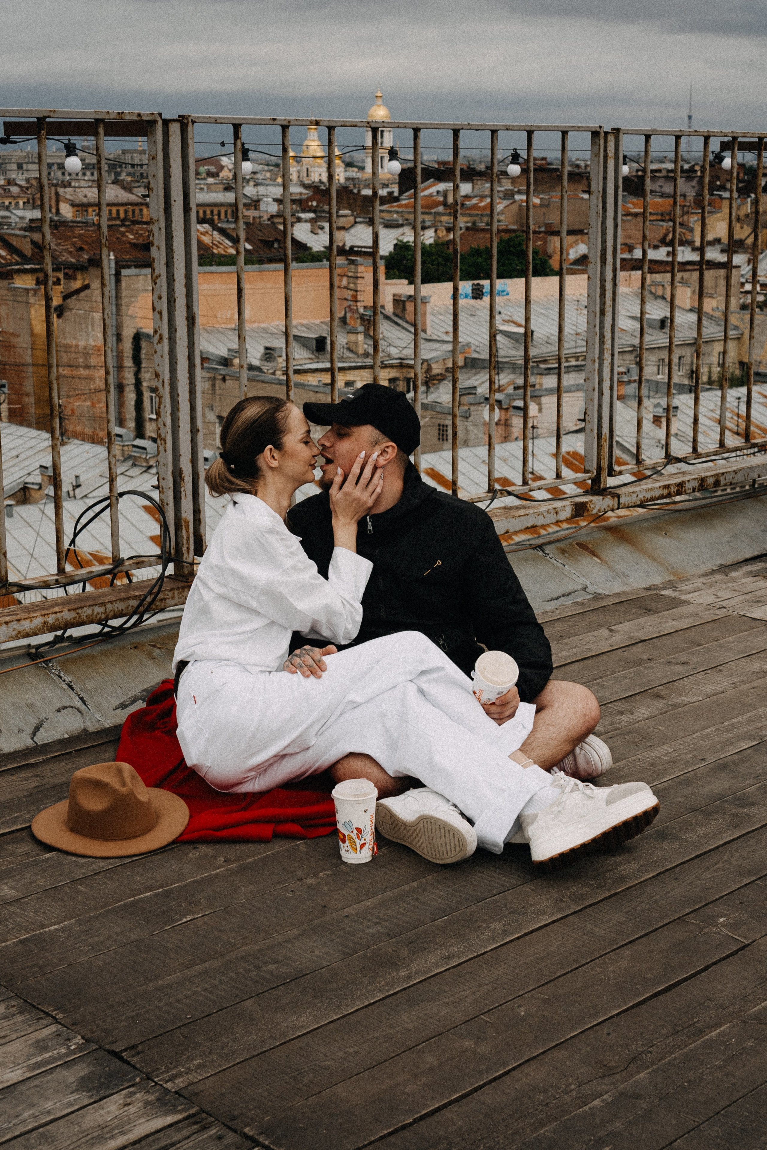 МЫ ГУЛЯЛИ ПРО КРЫШАМ ПИТЕРА. Профессиональный фотограф, Санкт-Петербург — Виктория Богомолова