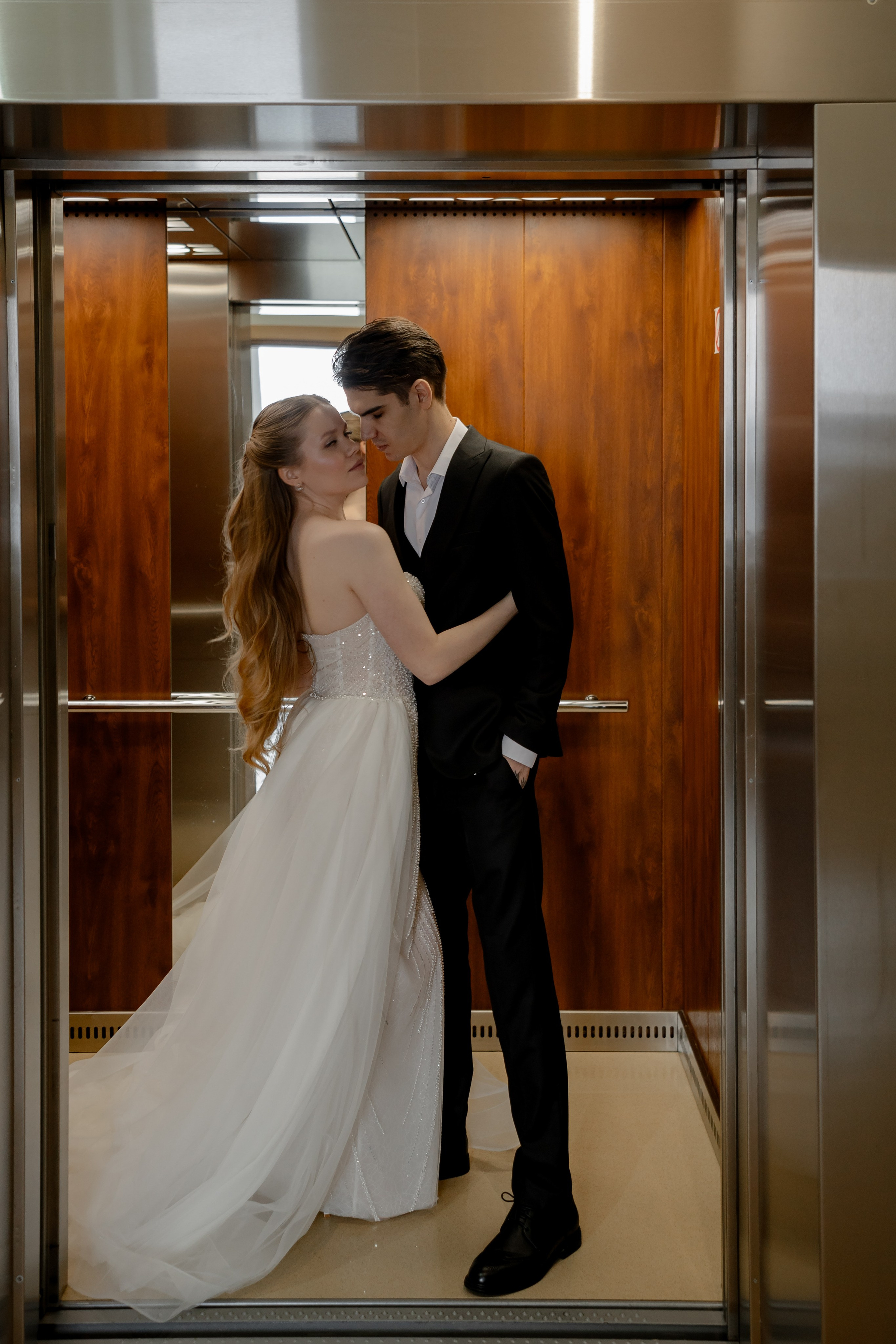 СВАДЕБНАЯ СЬЕМКА СБОРОВ В ОТЕЛЕ И ВЫЕЗД НА ЦЕРЕМОНИЮ (СНЯТО В СИБИРЕ В НИЖНЕВАРТОВСКЕ). Профессиональный фотограф, Санкт-Петербург — Виктория Богомолова