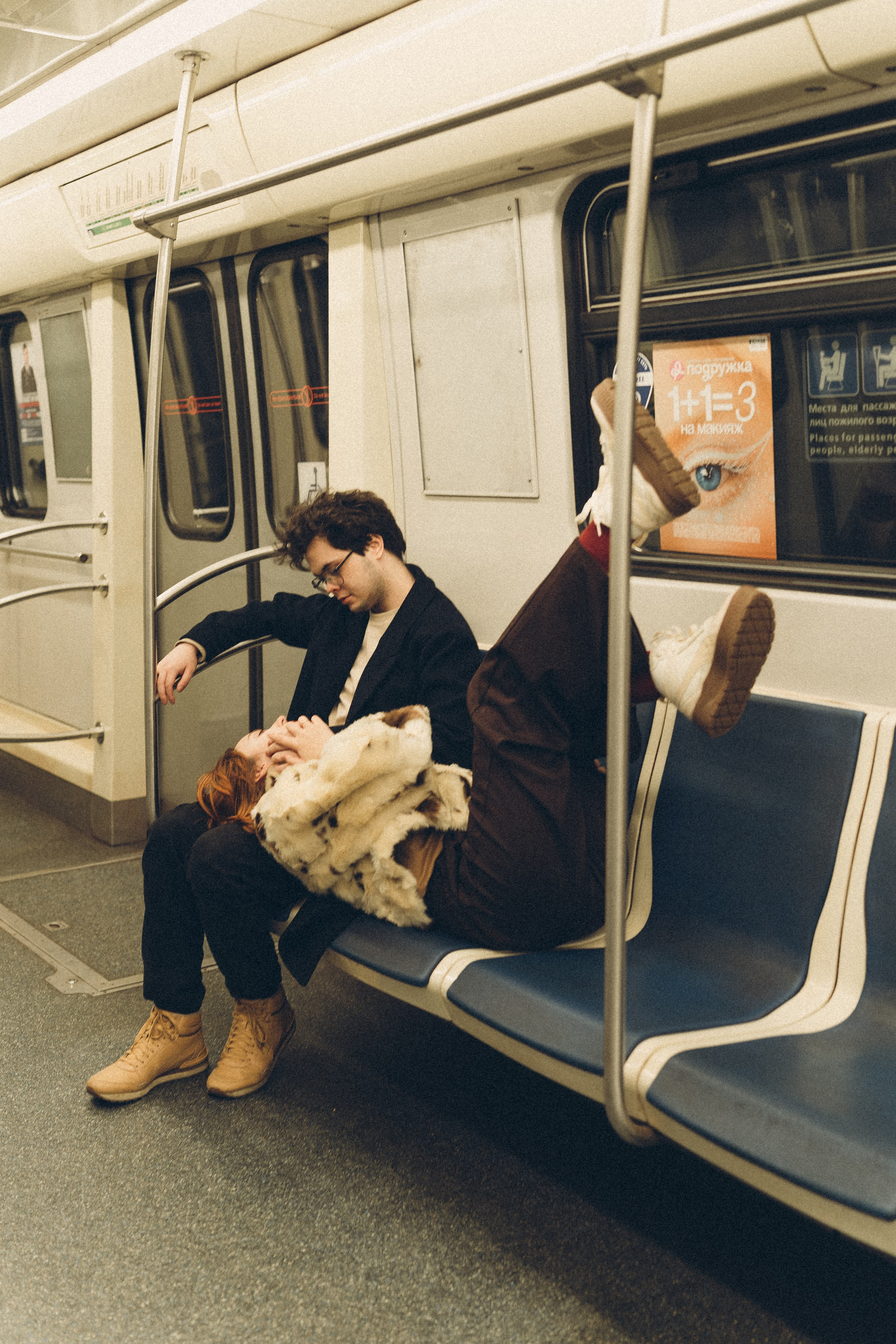 НОВОГОДНЯЯ ФОТОСЕСИИЯ ПАРЫ В МЕТРО ЛЮБОВЬ. Профессиональный фотограф, Санкт-Петербург — Виктория Богомолова